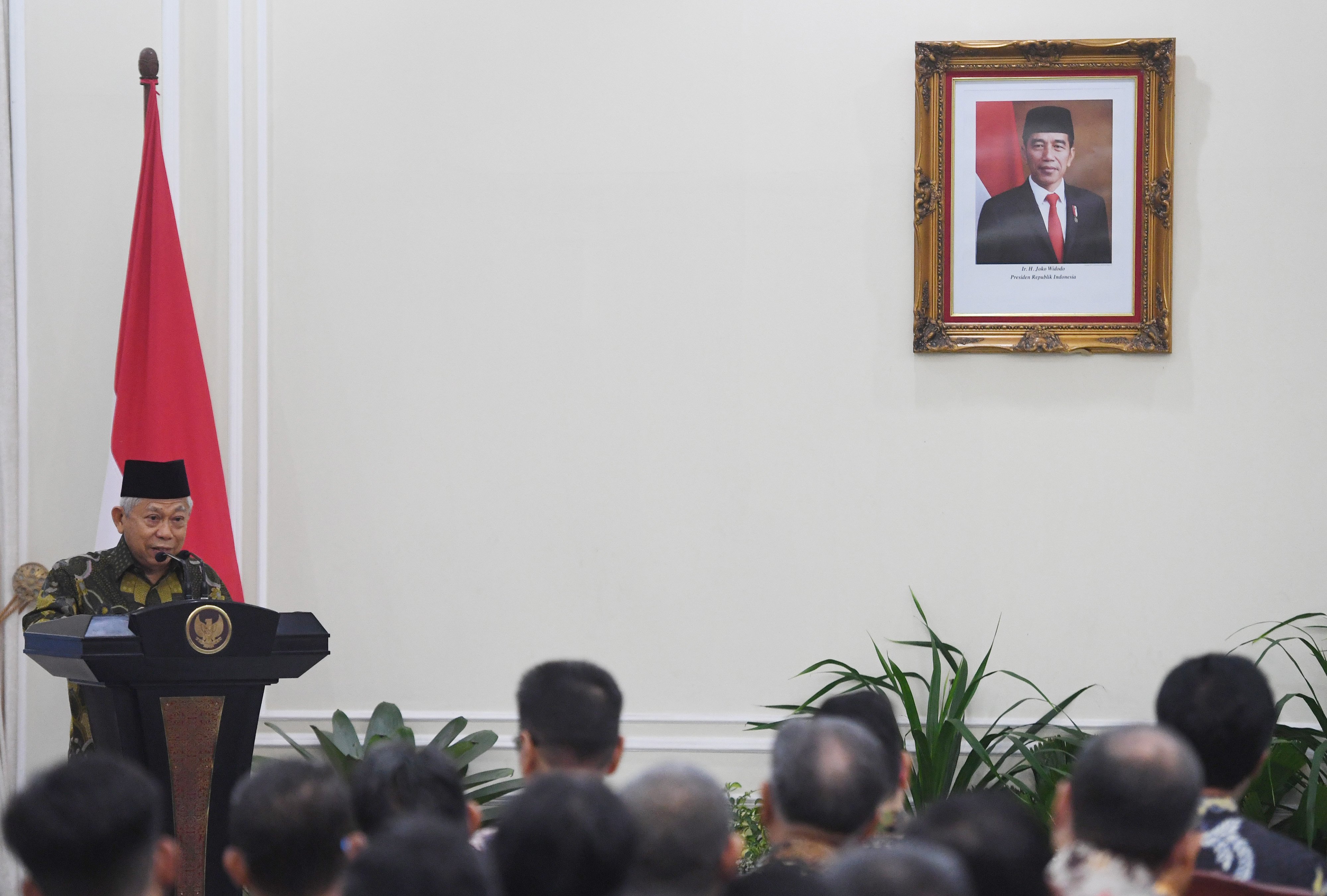 Wakil Presiden Ma'ruf Amin memberikan pidato saat acara penyerahan Penghargaan PROPER 2019 