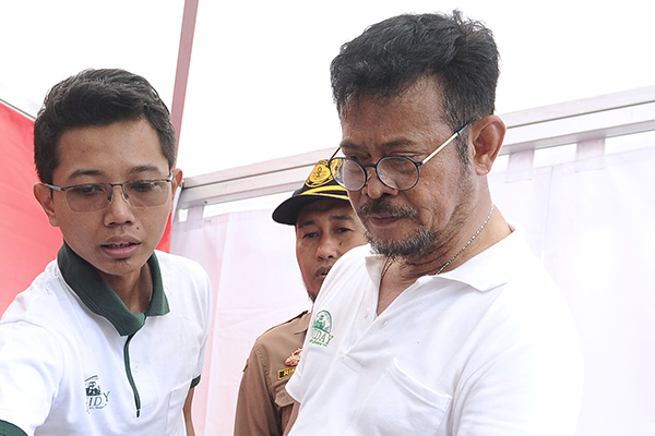 Menteri Pertanian Syahrul Yasin Limpo  (kanan)