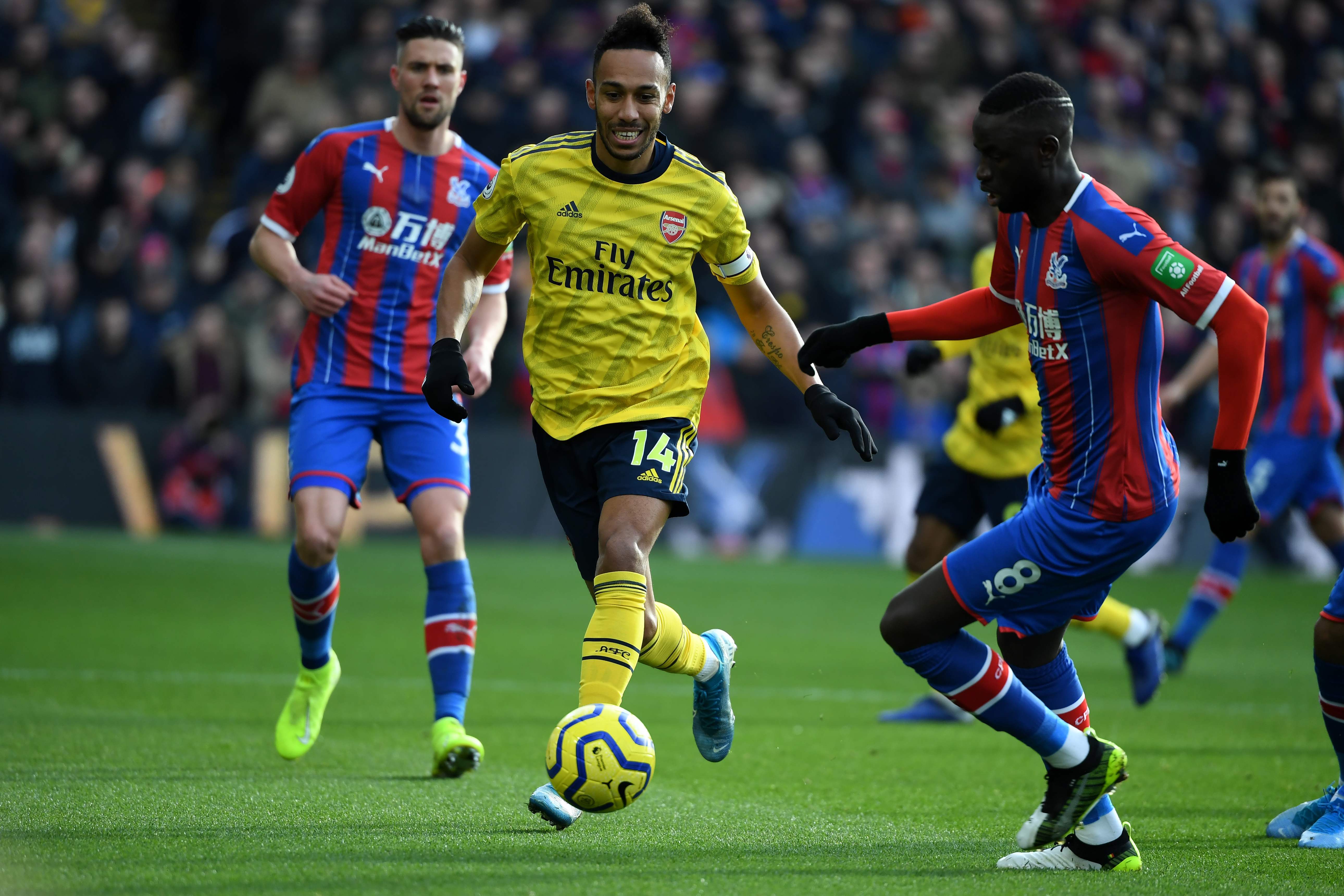 Pierre-Emerick Aubameyang dalam laga melawan Crystal Palace