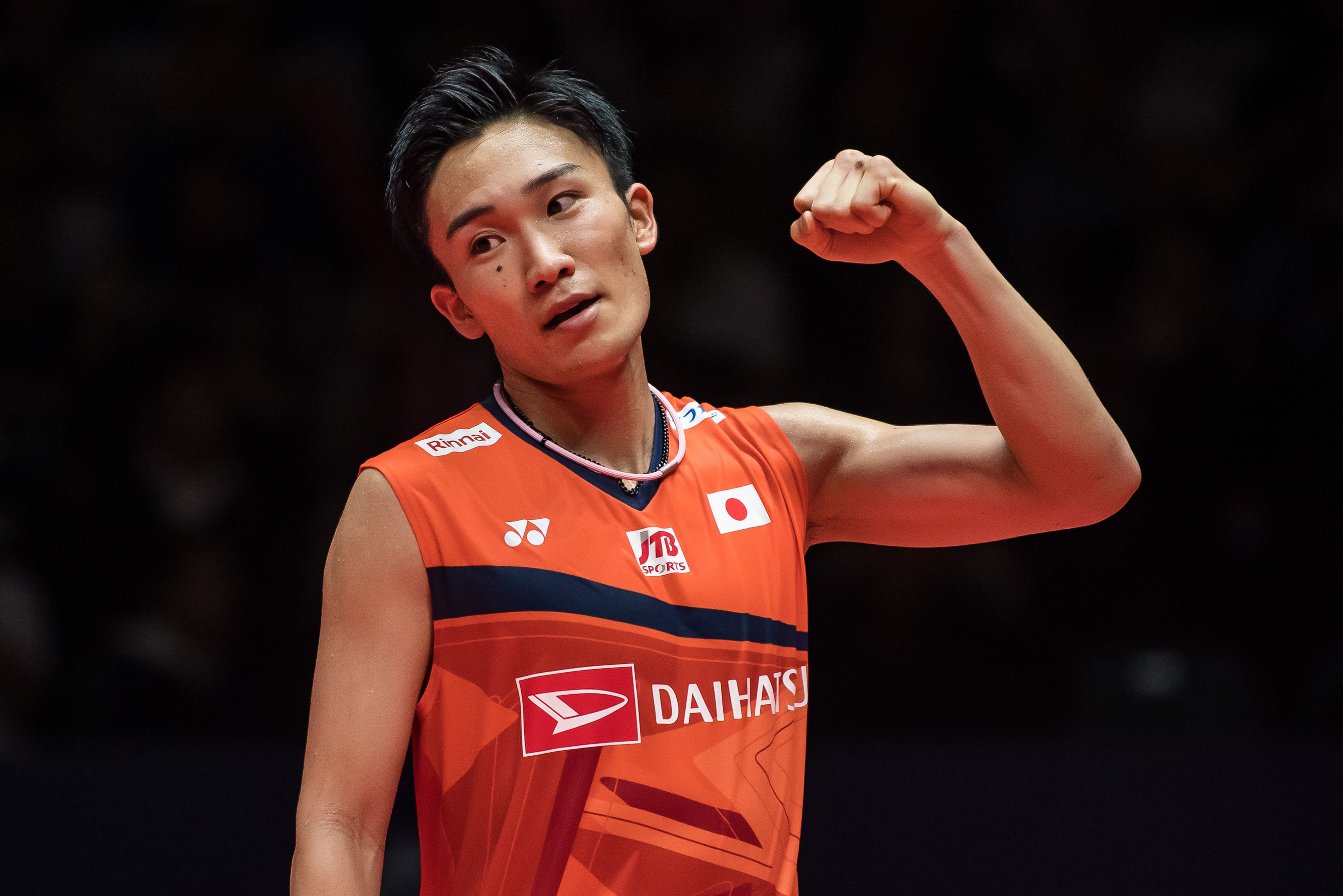 PEBULU tangkis Jepang, Kento Momota, yang baru menjuarai Malaysia Masters 2020 mengalami kecelakaan lalu lintas.