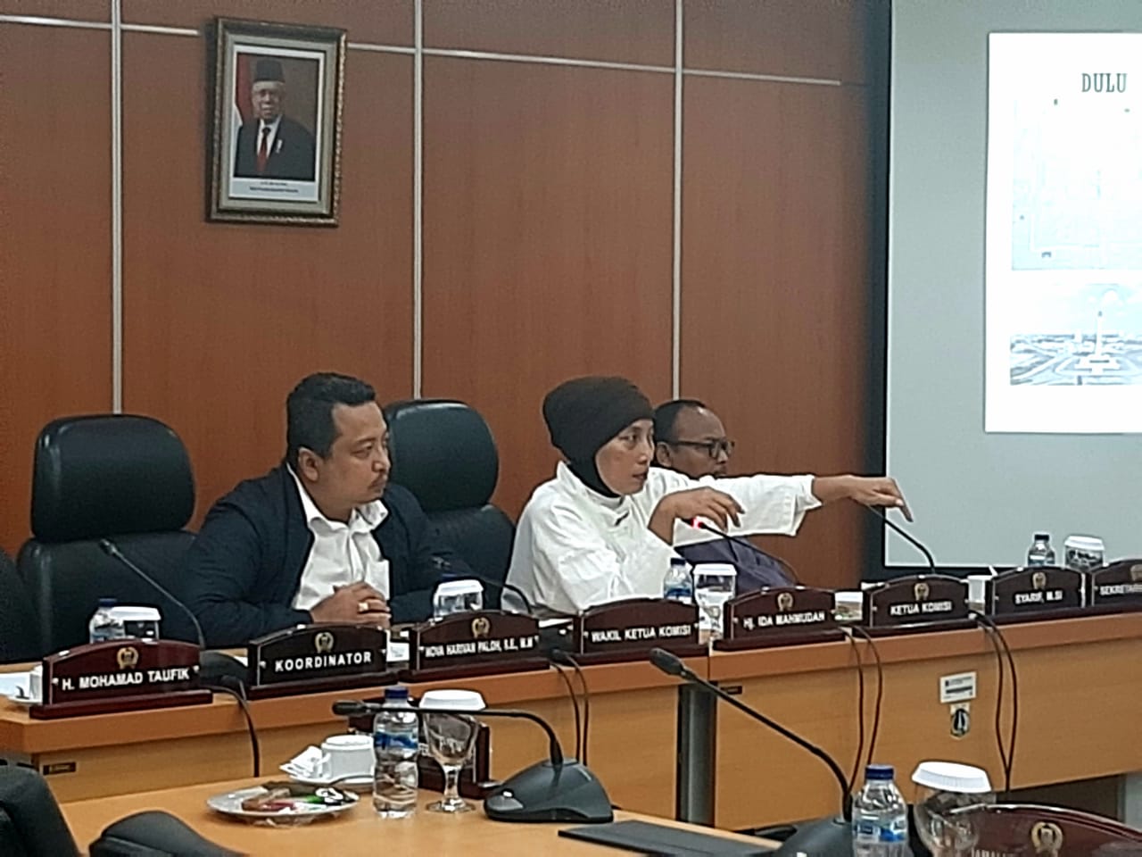 Rapat Komisi D dengan Dinas Citata DKI Jakarta terkait revitalisasi Monas di gedung DPRD DKI Jakarta.