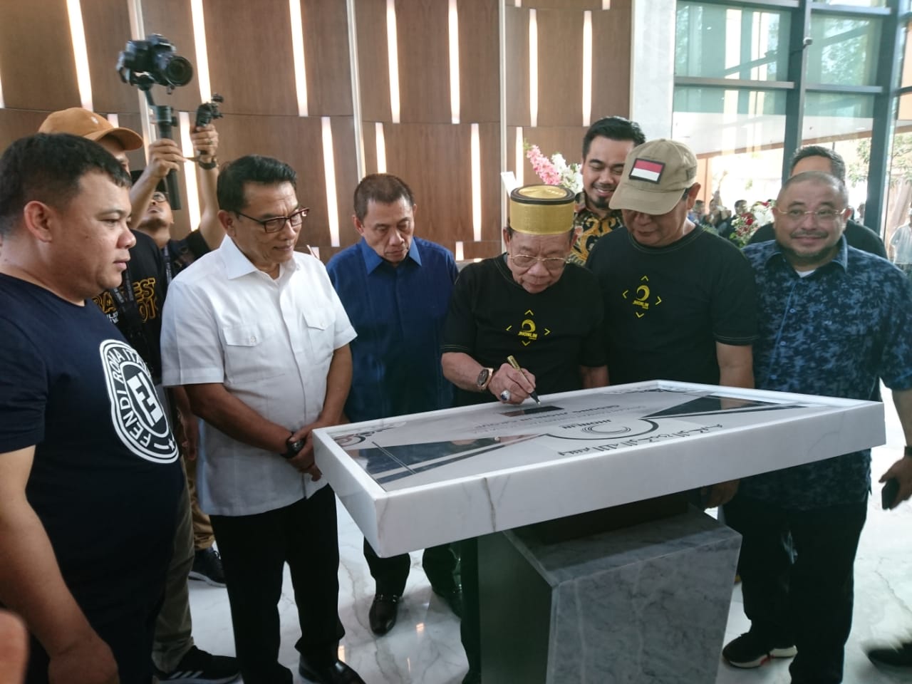 Peresmian gedung Jhonlin Group di Batulicin, Kabupaten Tanah Bambu, Kalimantan Selatan