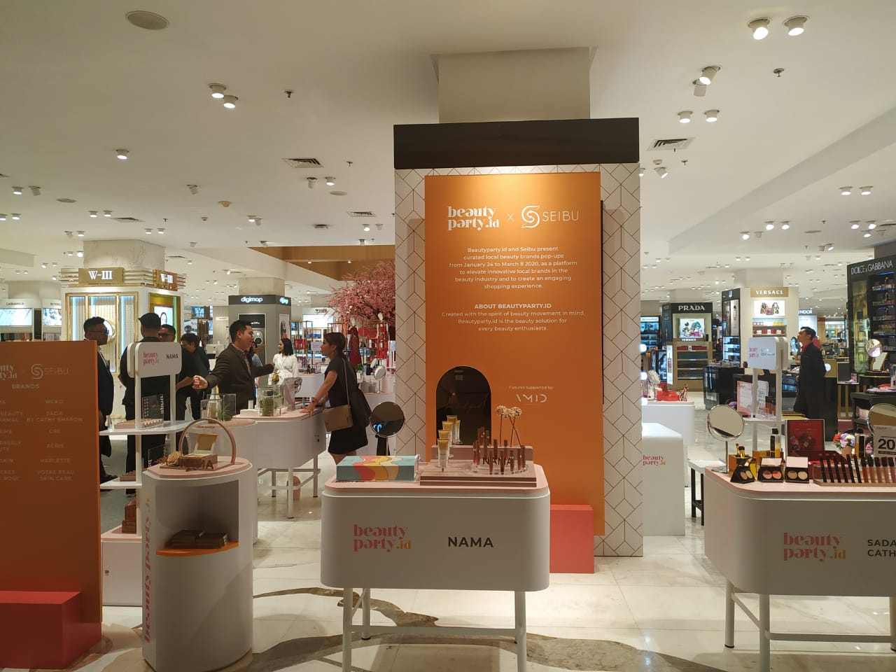 Salah satu gerai produk kosmetik lokal