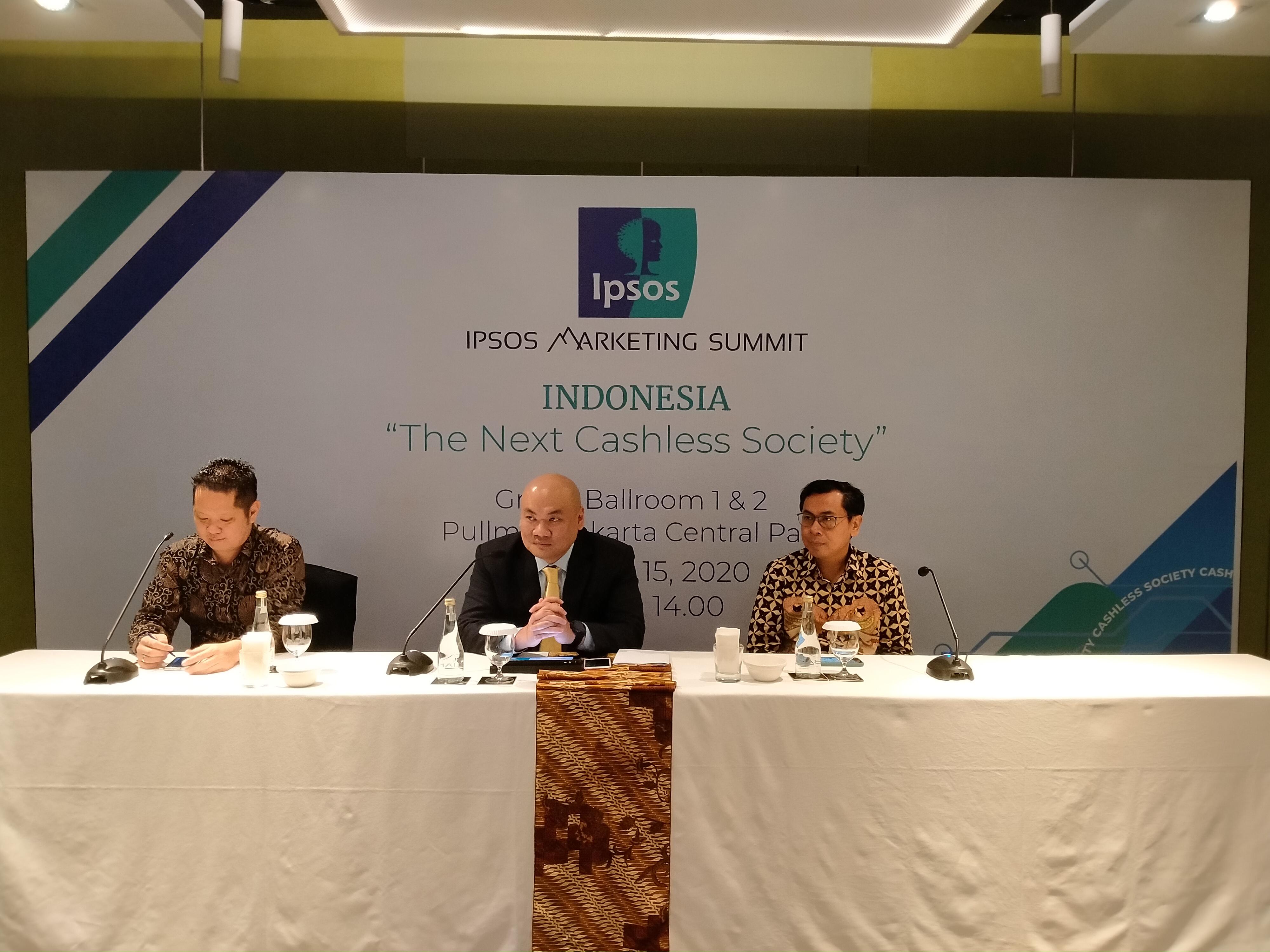 Ipsos memaparkan kebiasaan masyarakat dalam menggunakan pembayaran nontunai.