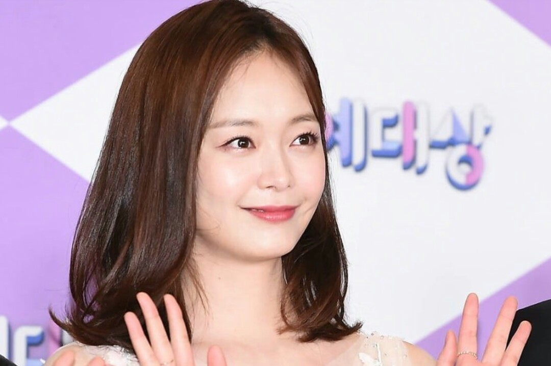 Ungkapan Jujur Jun So Min Lewat Buku 