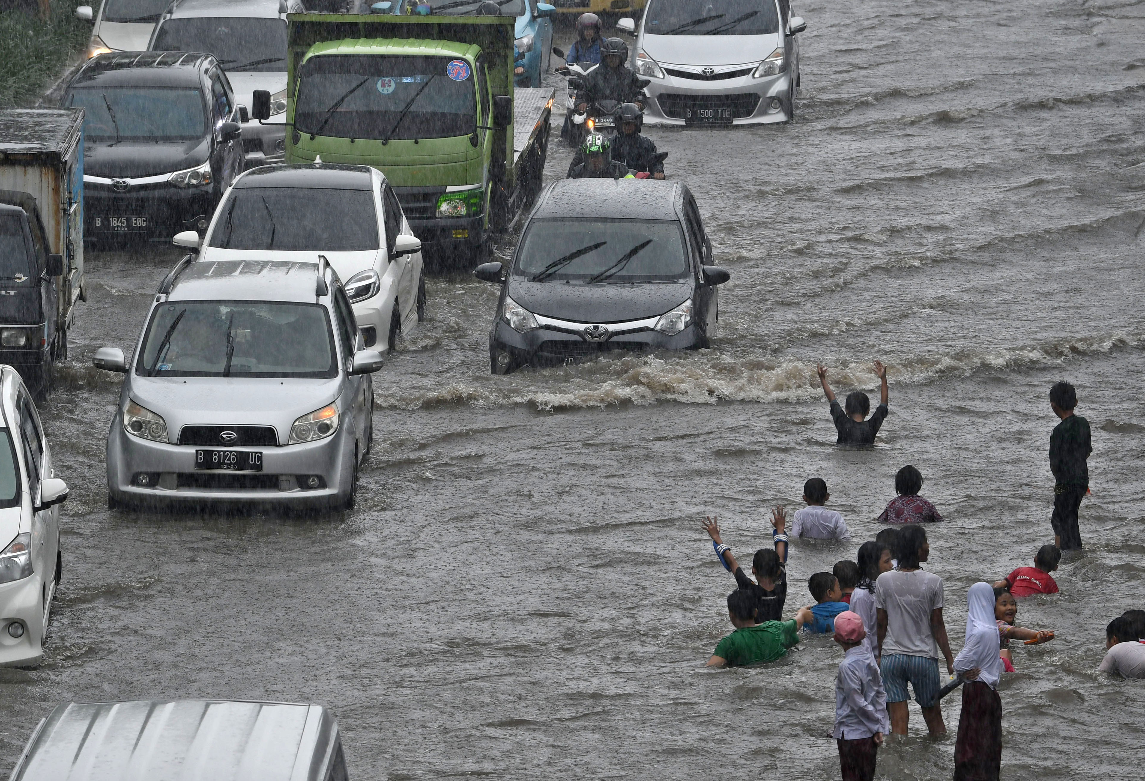 Ada 78 Titik Banjir di Jakarta Hari ini, Tertinggi 2,5 Meter