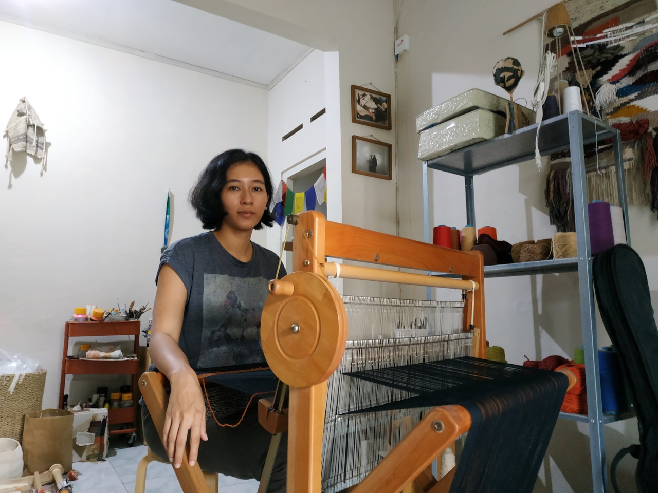 Sarita Ibnoe Melestarikan Tenun dengan Tampilan lebih Modern