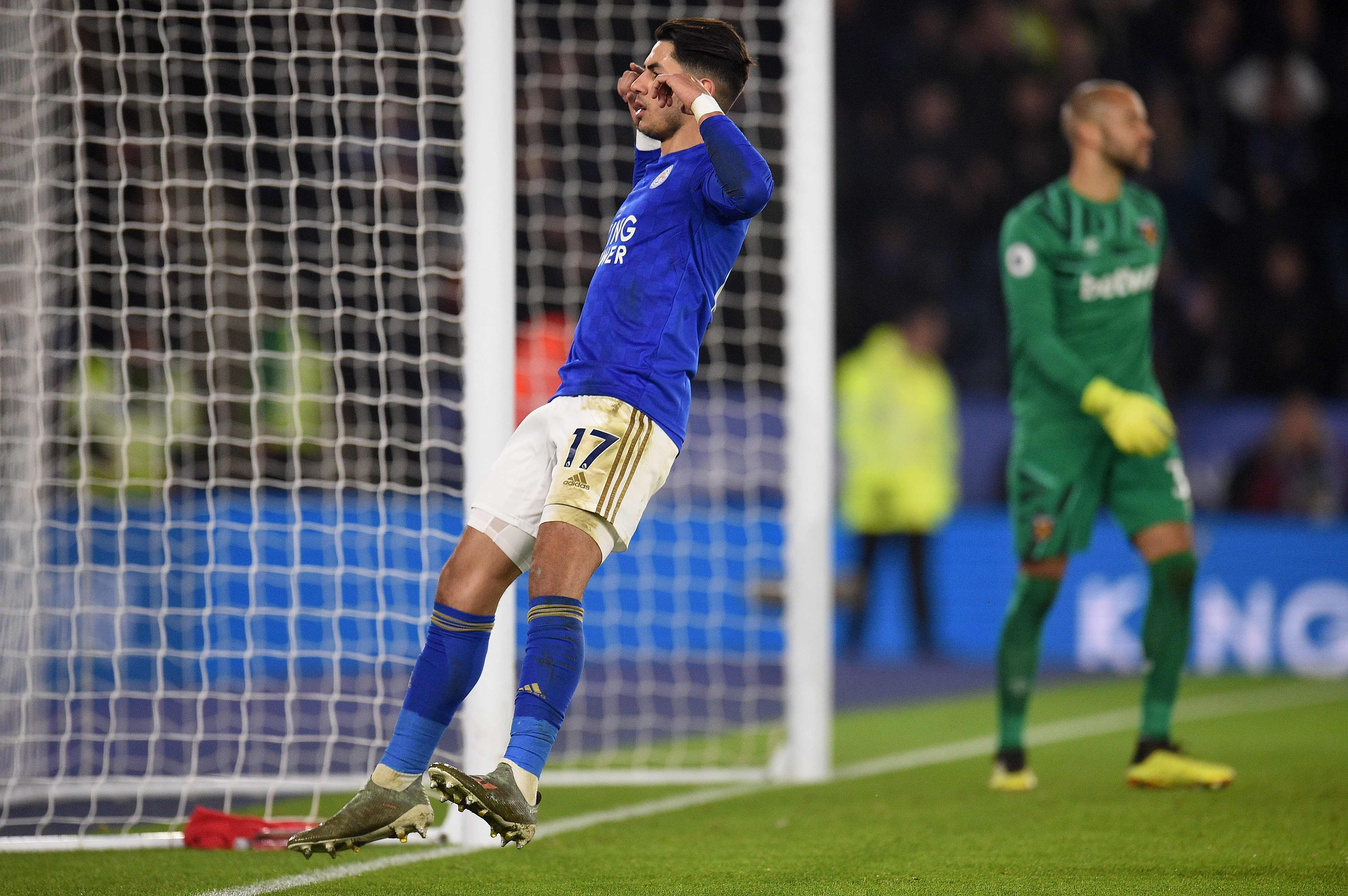 Reaksi striker Leicester City Ayoze Perez setelah memasukan gol keduanya ke gawang West Ham United.