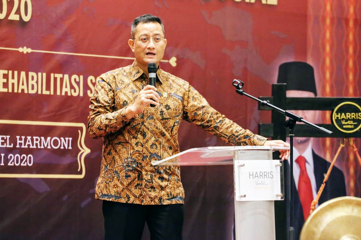 Mensos Juliari P Batubara