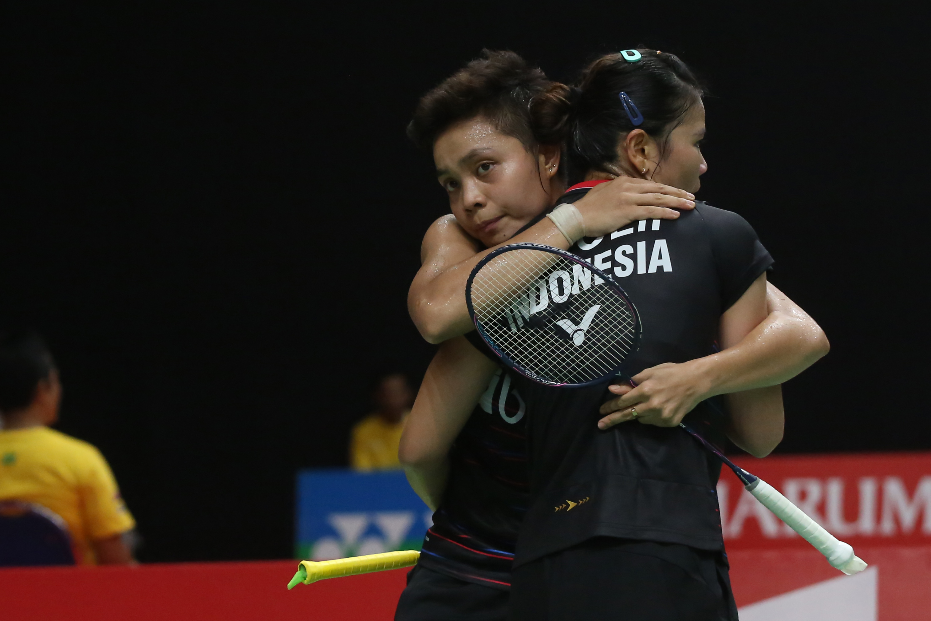 Pebulu tangkis ganda putri Indonesia Apriyani Rahayu (kiri) dan Greysia Polii.