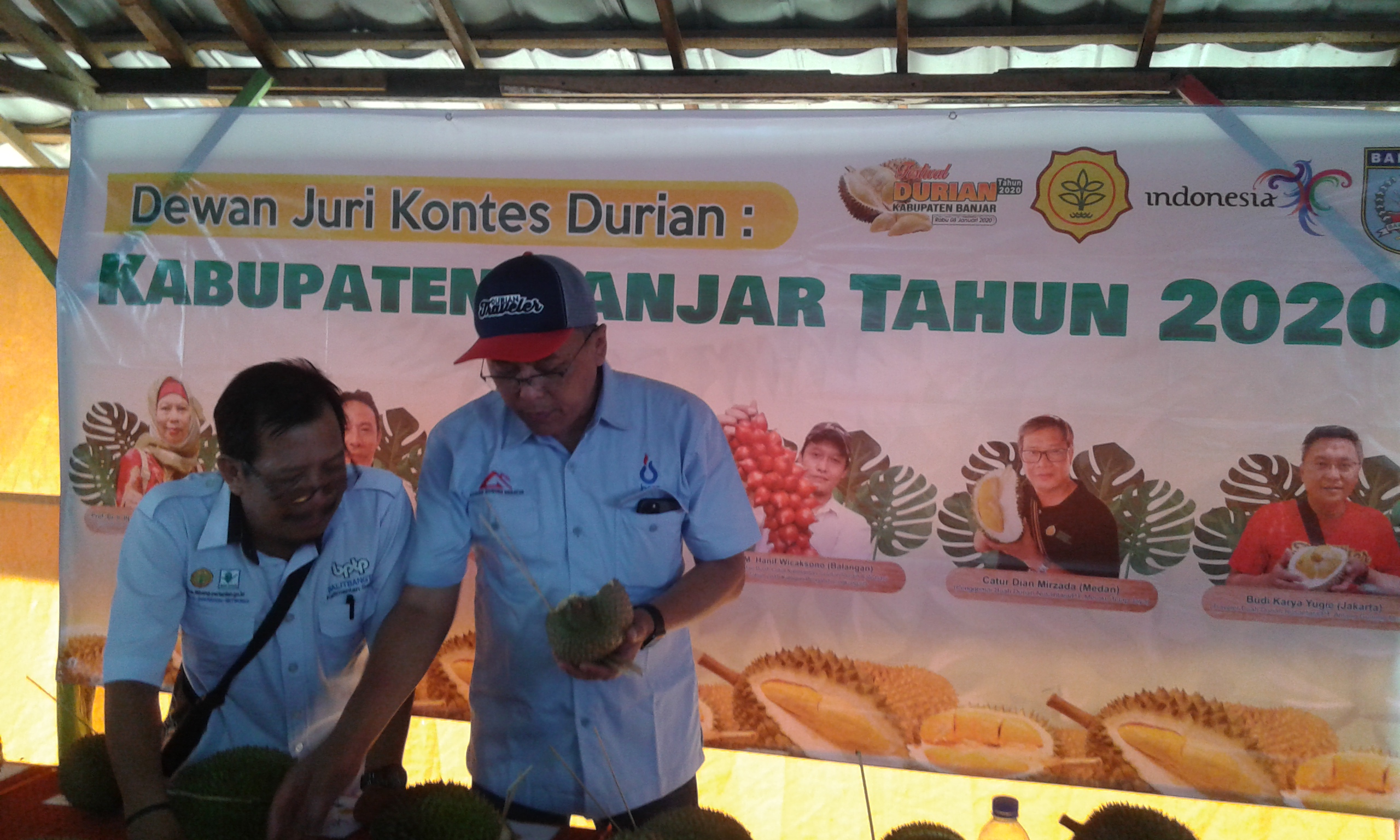 Festival Durian Nusantara di  Desa Wisata Mandi Kapau, Kecamatan Karang Intan, Kabupaten Banjar, Kalimantan Selatan. 