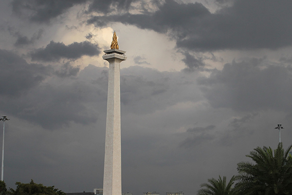 Awan Jabodetabek Setinggi Dua Kali Gunung Everest sebelum Banjir