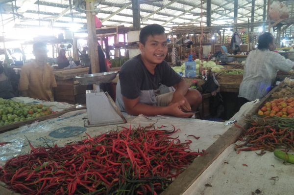 Harga cabai merah besar dan cabai merah keriting di Sukabumi terus naik.