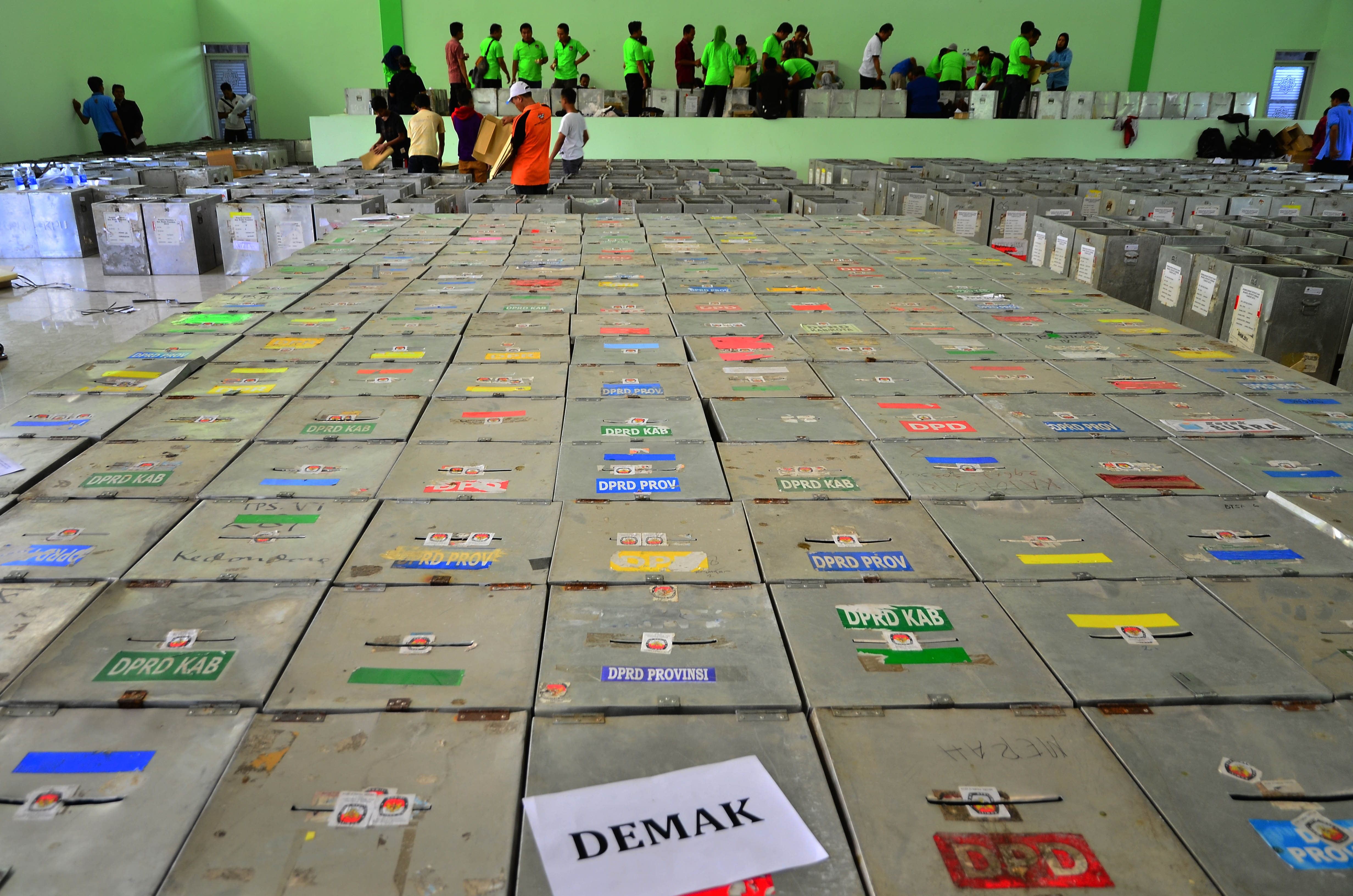 Menjelang Pilkada 2020 di Demak, dua paslon bupati dan wakil sudah giat bersosialisasi untuk mendapatkan rekomendasi dari parpol pengusung. 