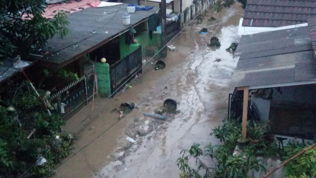 Bantuan untuk Korban Banjir di Bekasi Terkendala Akses Jalan