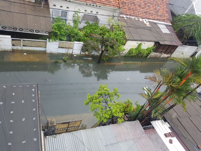 Anies Dapat Protes saat Kunjungi Wilayah Banjir Kampung Melayu