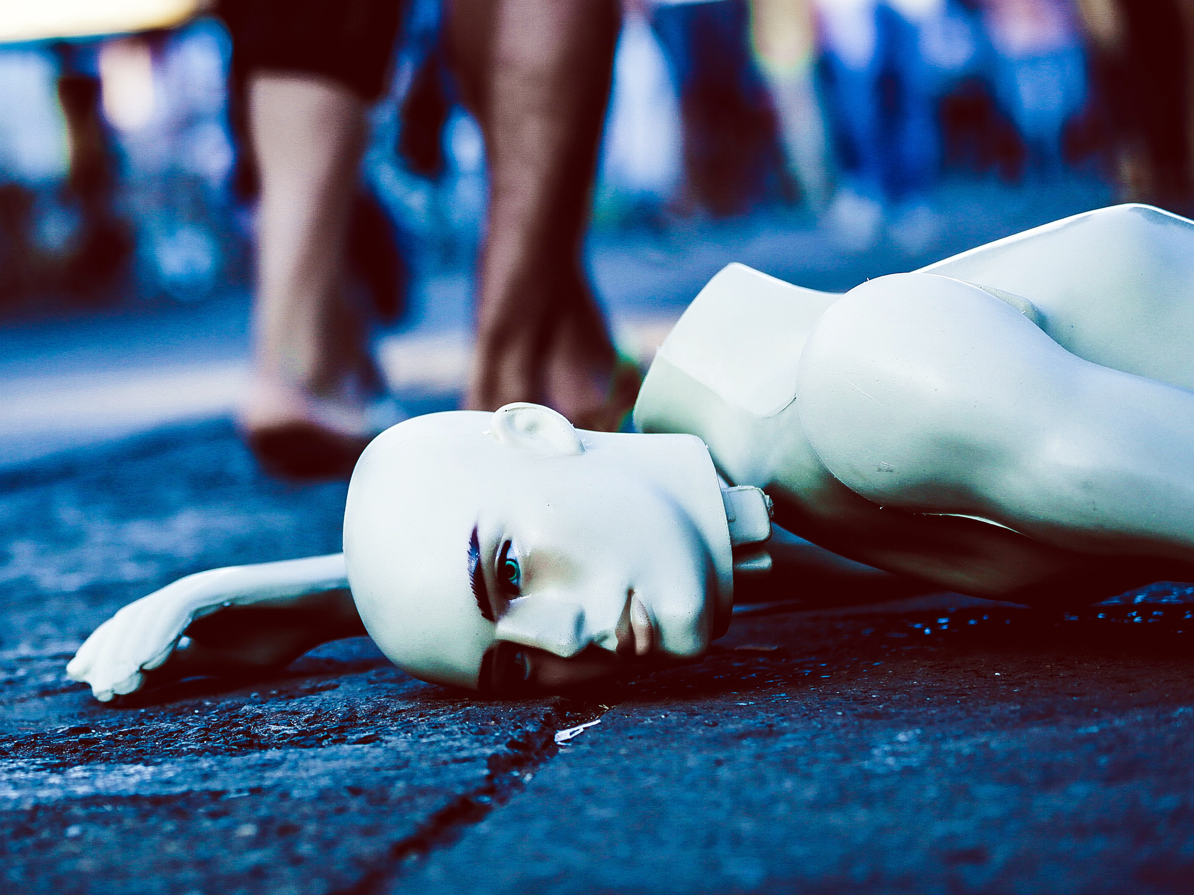 Jika kesepian memerangkap, ada beberapa hal yang dapat Anda lakukan untuk melaluinya.