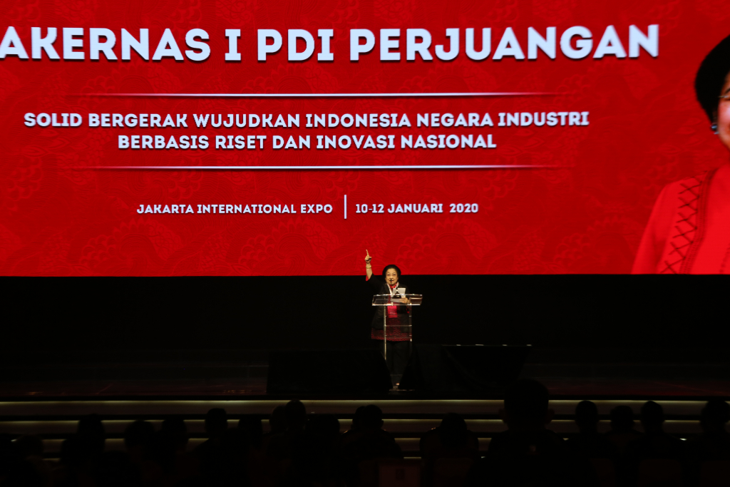 megawati Soekarnoputri saat membuka Rakernas I PDIP