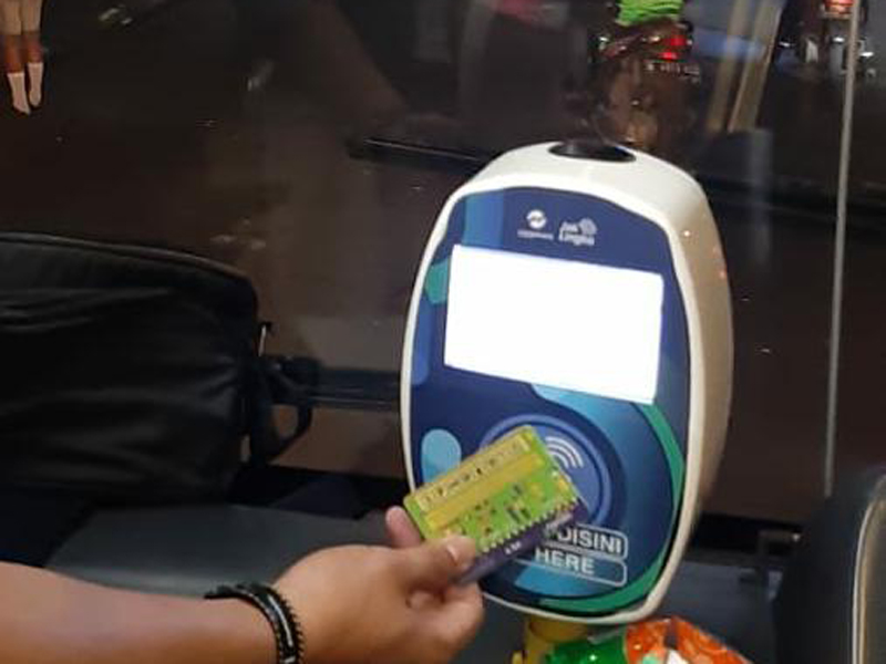 Trans-Jakarta akan menerapkan tap on bus pada bus GR dan wisata.