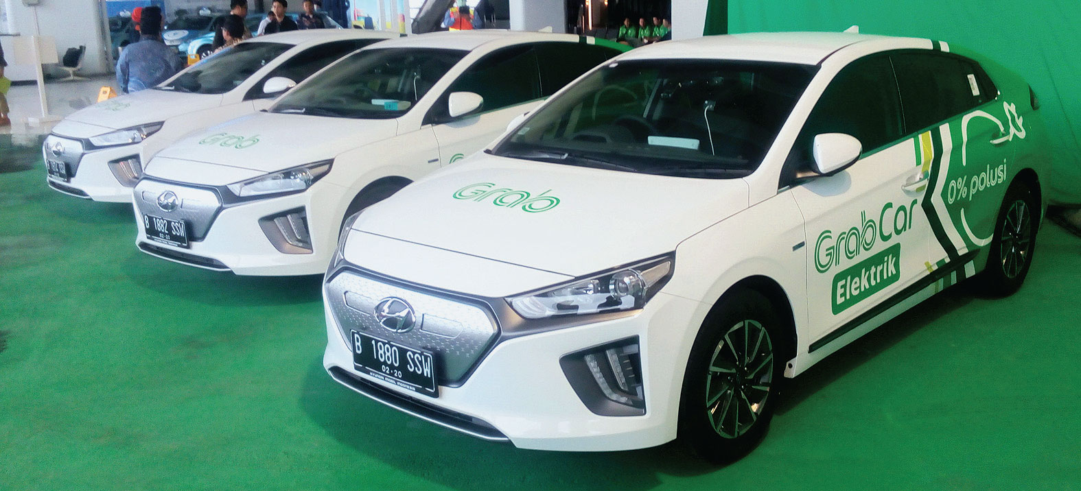   PT Hyundai Motor Indonesia bersama Grabcar akhirnya menggelar seremoni peluncuran 20 unit armada taksi listrik Grabcar Hyundai Ioniq EV