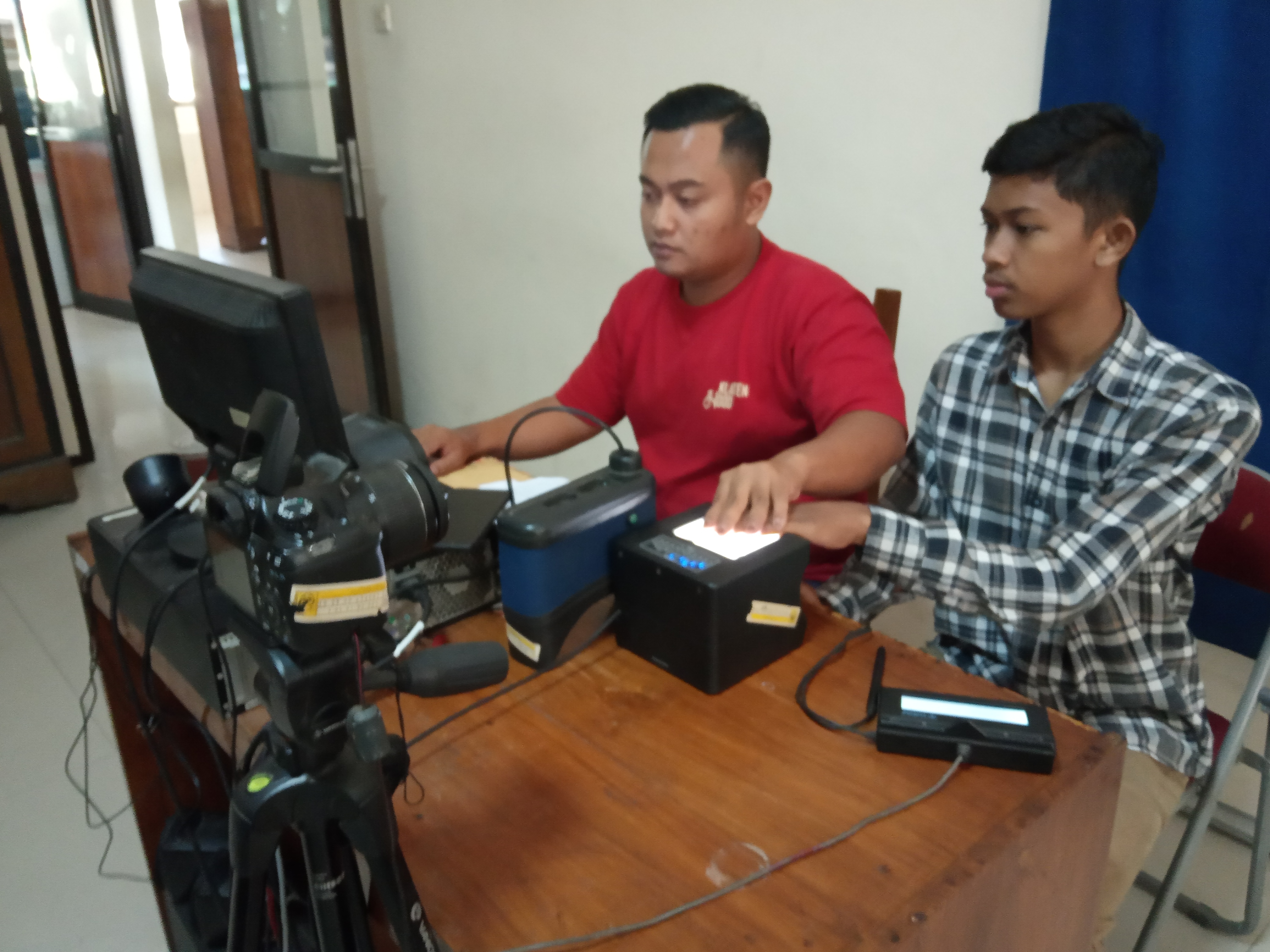 Kabupaten Flores Timur pada awal bulan ini membutuhkan sekitar 6.000 blangko KTP.