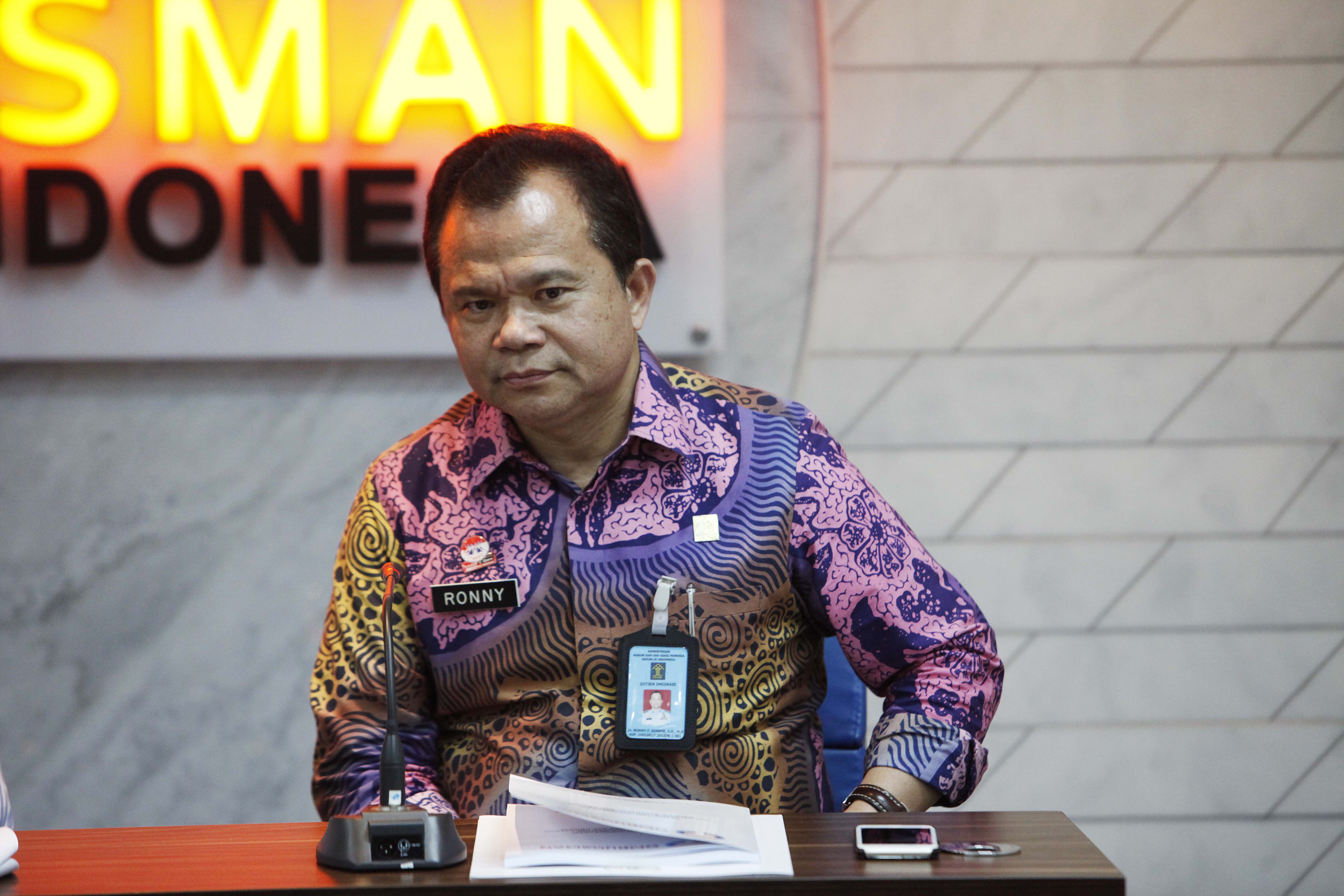 Dirjen Imigrasi Ronny F Sompie.
