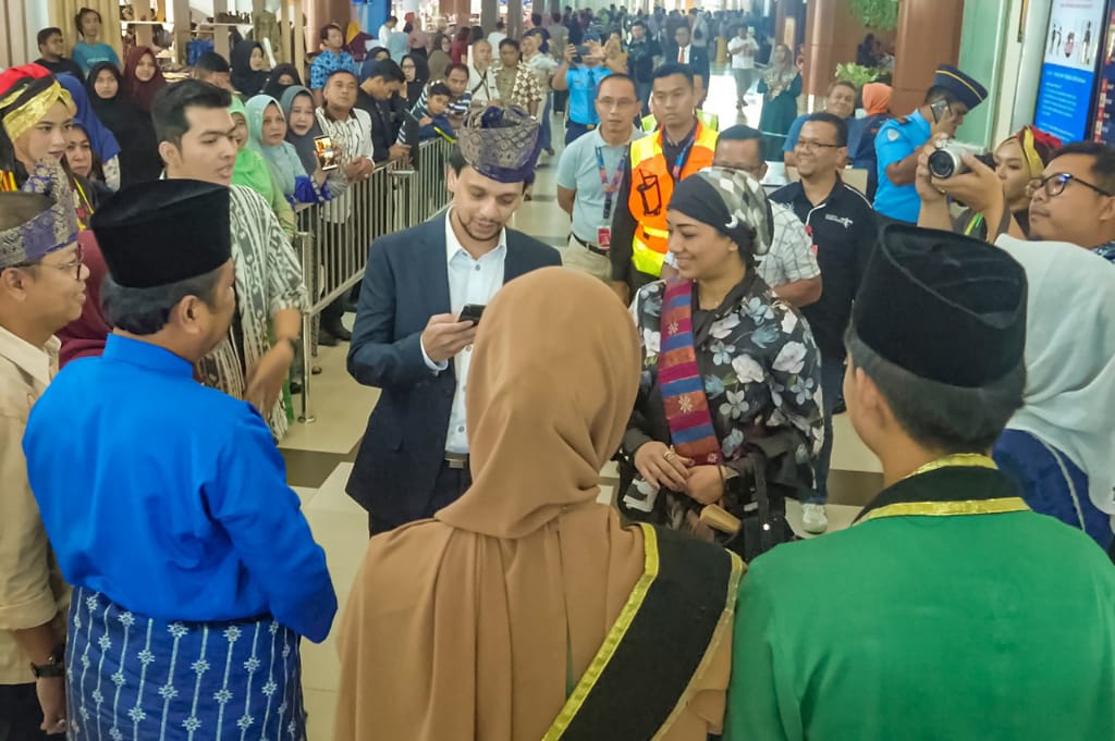 Penyambutan turis mancanegara perdana pada 2020 di Pekanbaru, Riau, Rabu (1/1/2020)
