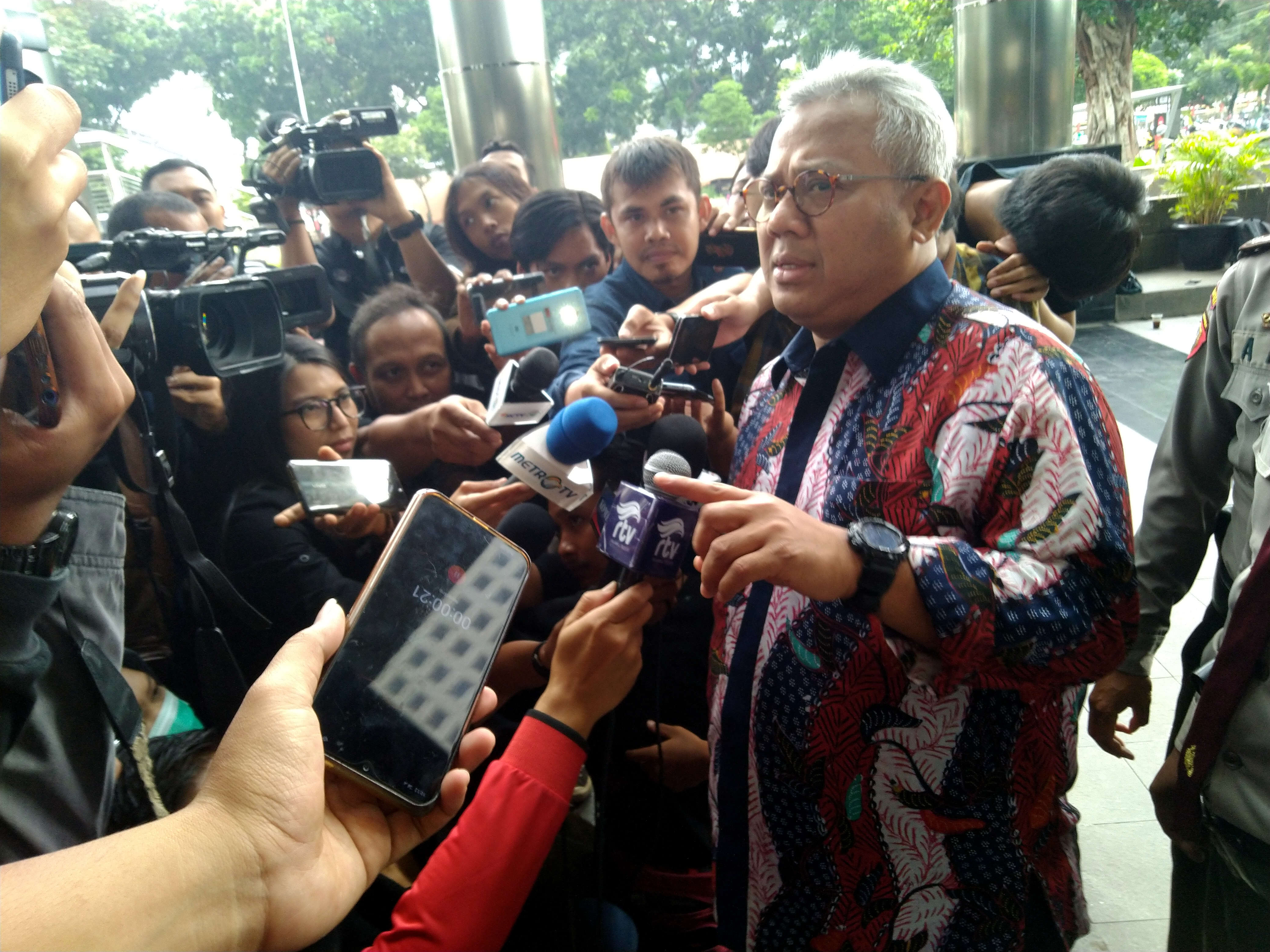 Diperiksa KPK, Ketua KPU Ditanyakan Soal Hubungan dengan Wahyu