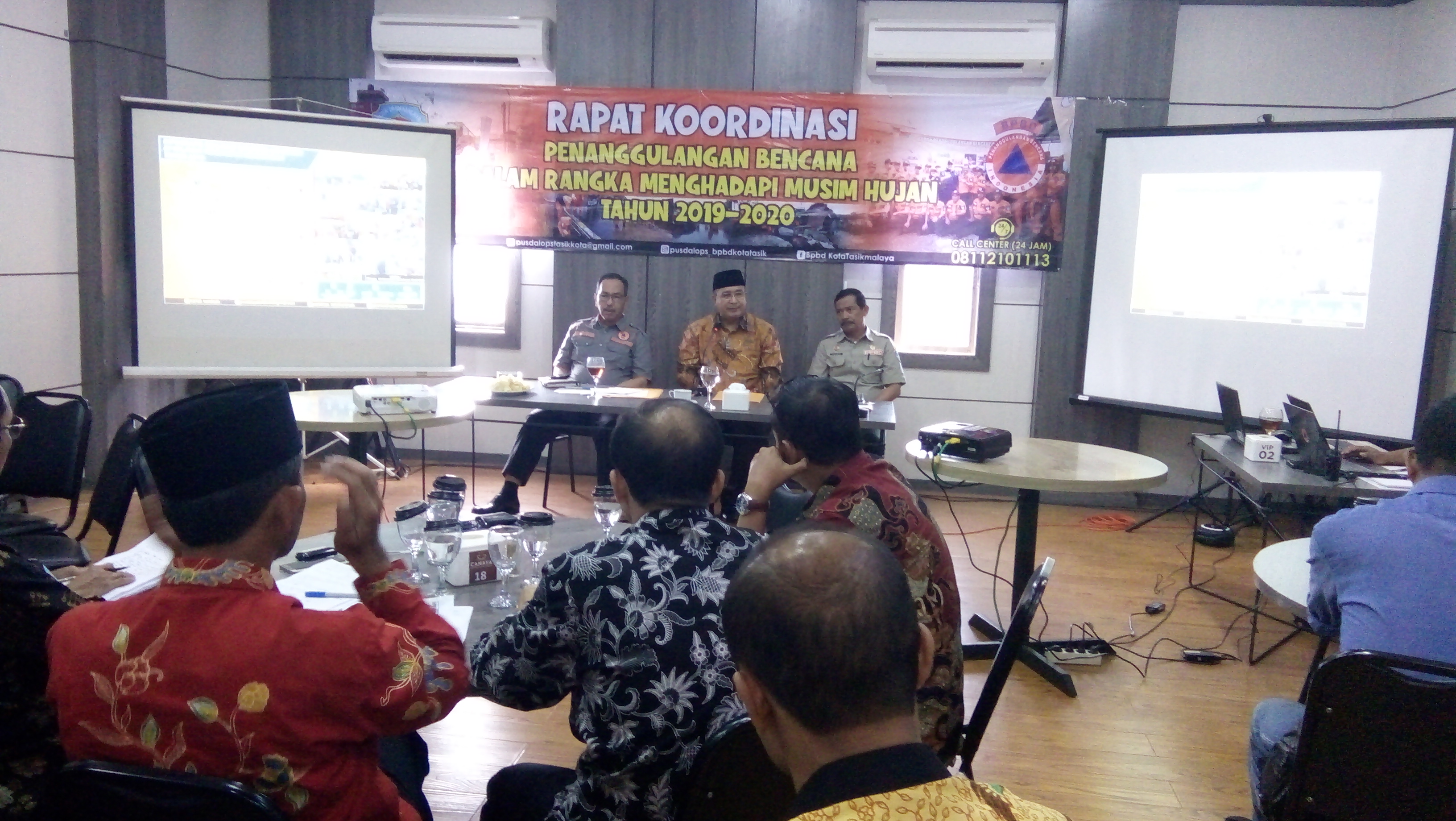  Kepala Pelaksana BPBD UcuAnwar menggelar rapat koordinasi menghadapi musim hujan dan mencabut statusdarurat siaga kekeringan. (Kristiadi/AD