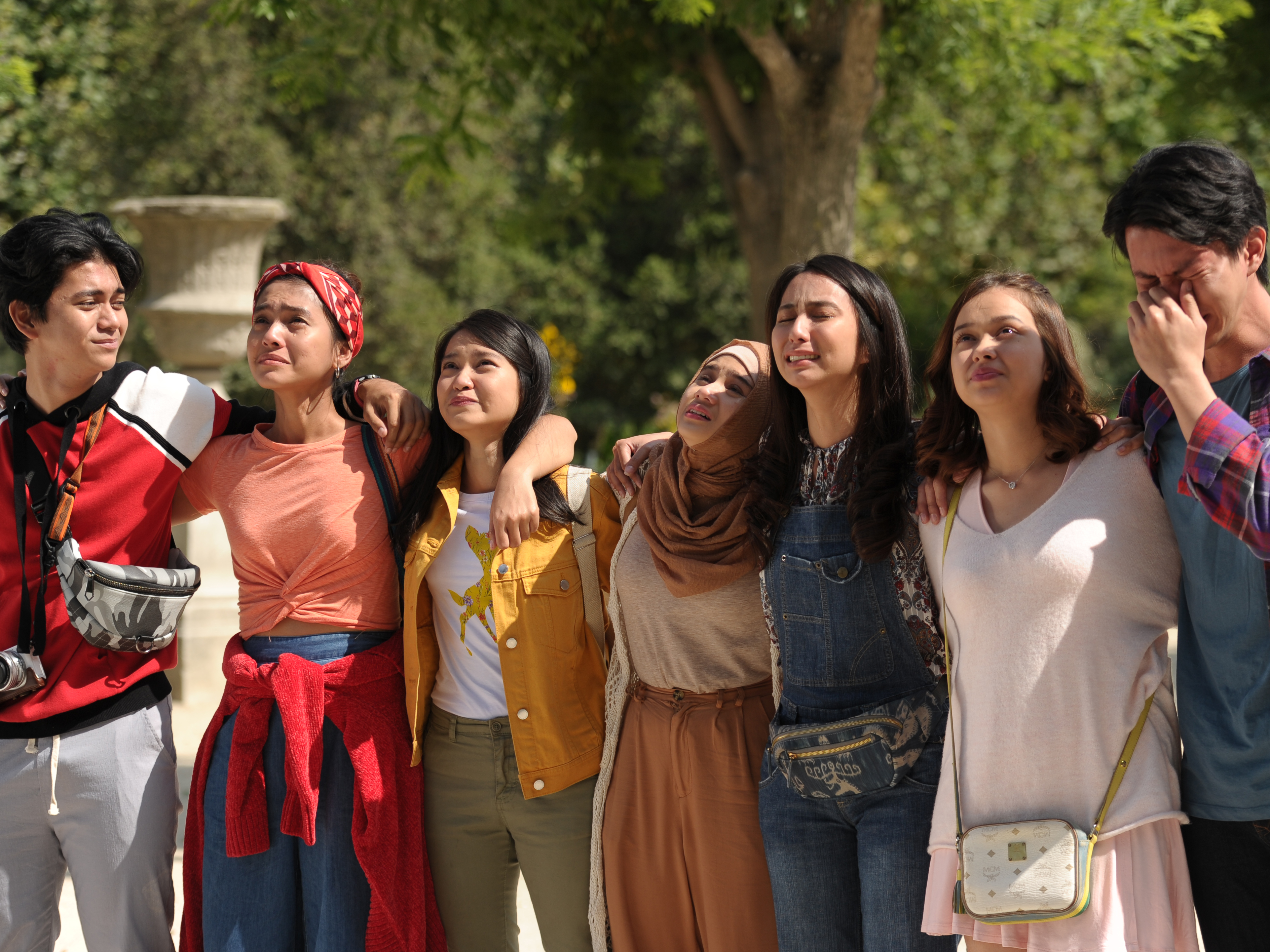 Salah satu adegan dalam syuting film Anak Garuda.