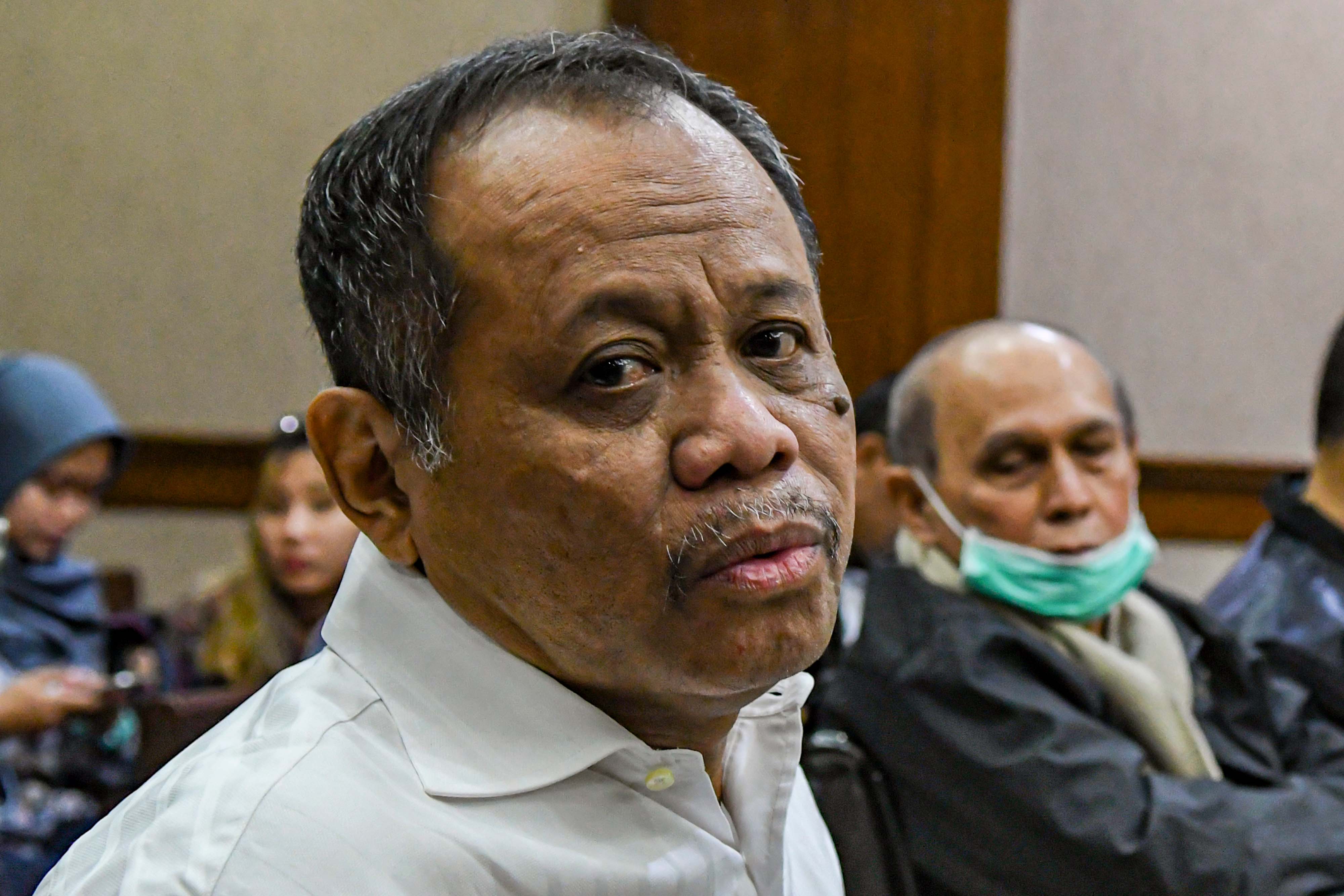 Terdakwa Penyandang Dana Habil Marati (kiri) dan Terdakwa Kivlan Zen (kanan).