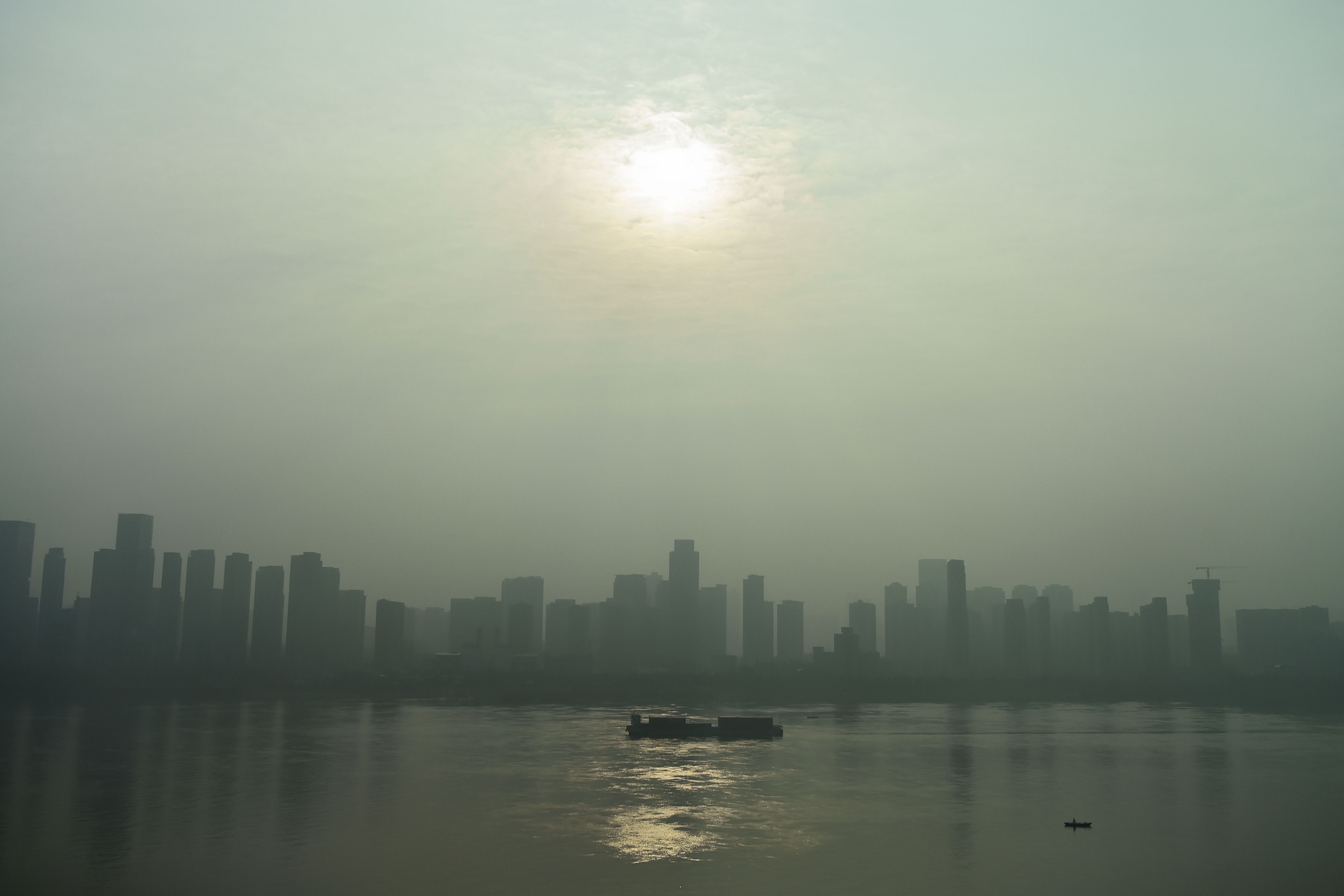 Suasana sungai Yangtze di Kota Wuhan