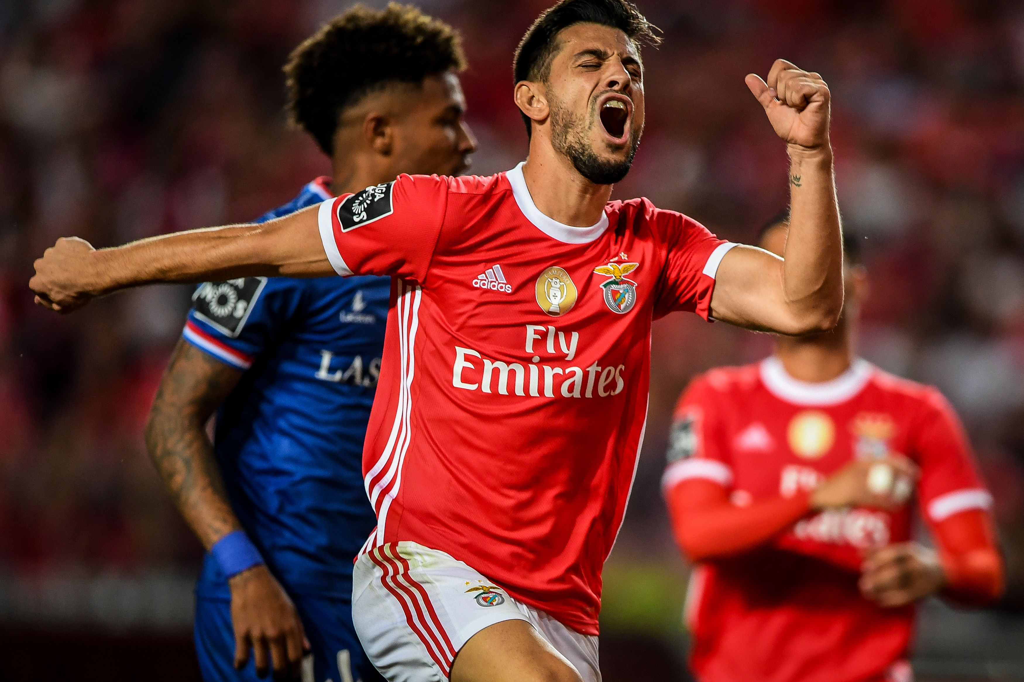 Gedson Fernandes tengah)