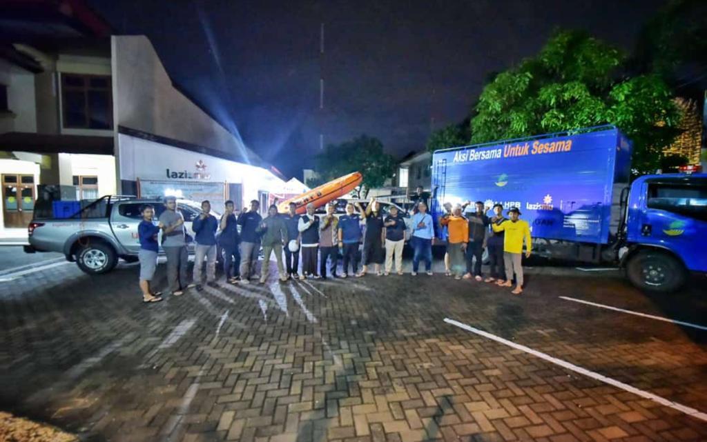 Relawan Muhammadiyah untuk membantu korban banjir di Jabodetabek