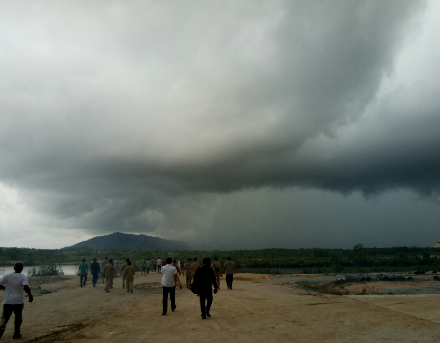Peringatan Cuaca Kedubes AS, BNPB: Masyarakat Jangan Panik