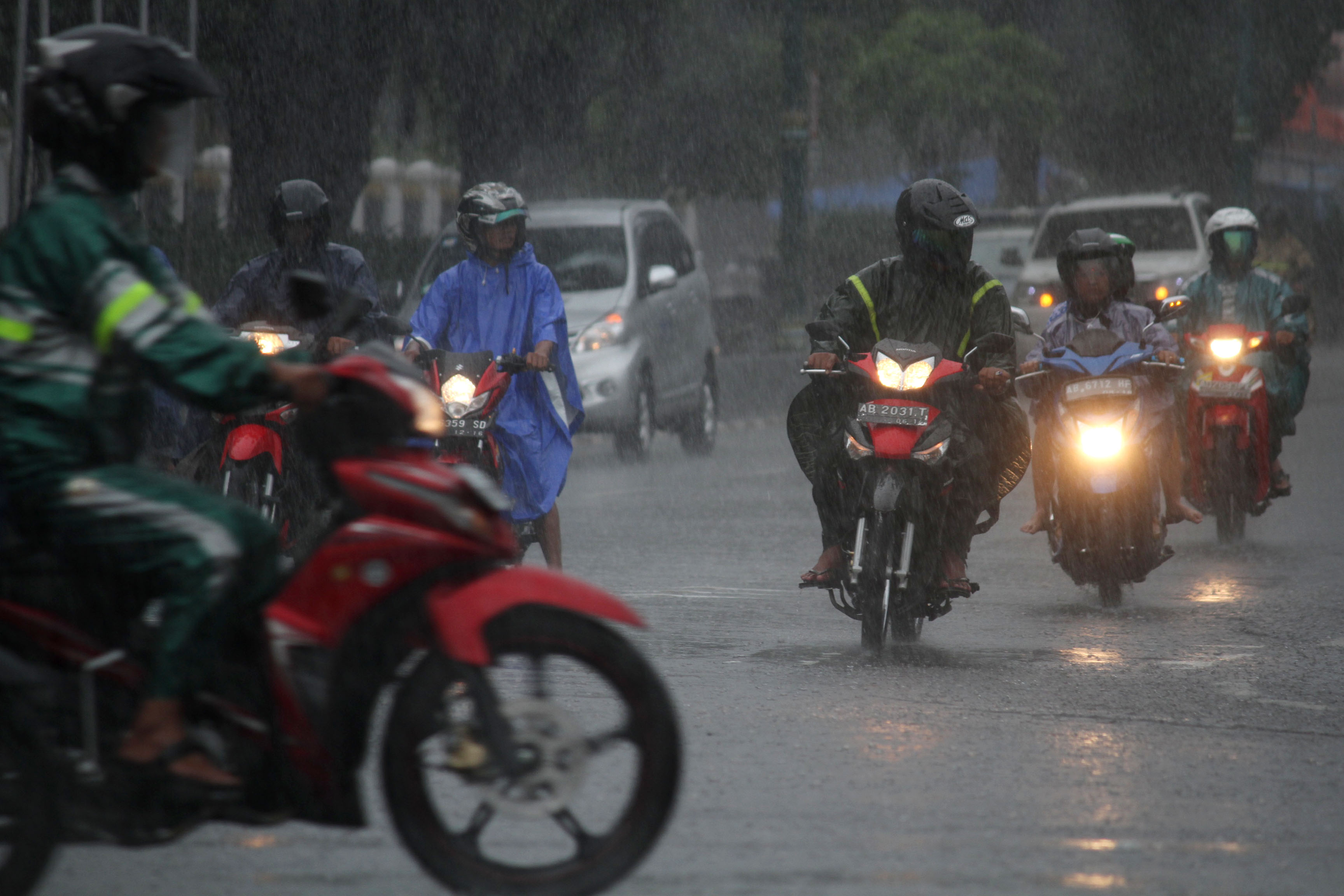 Hujan Lebat dan Gelombang Tinggi di DIY Terus Berlanjut