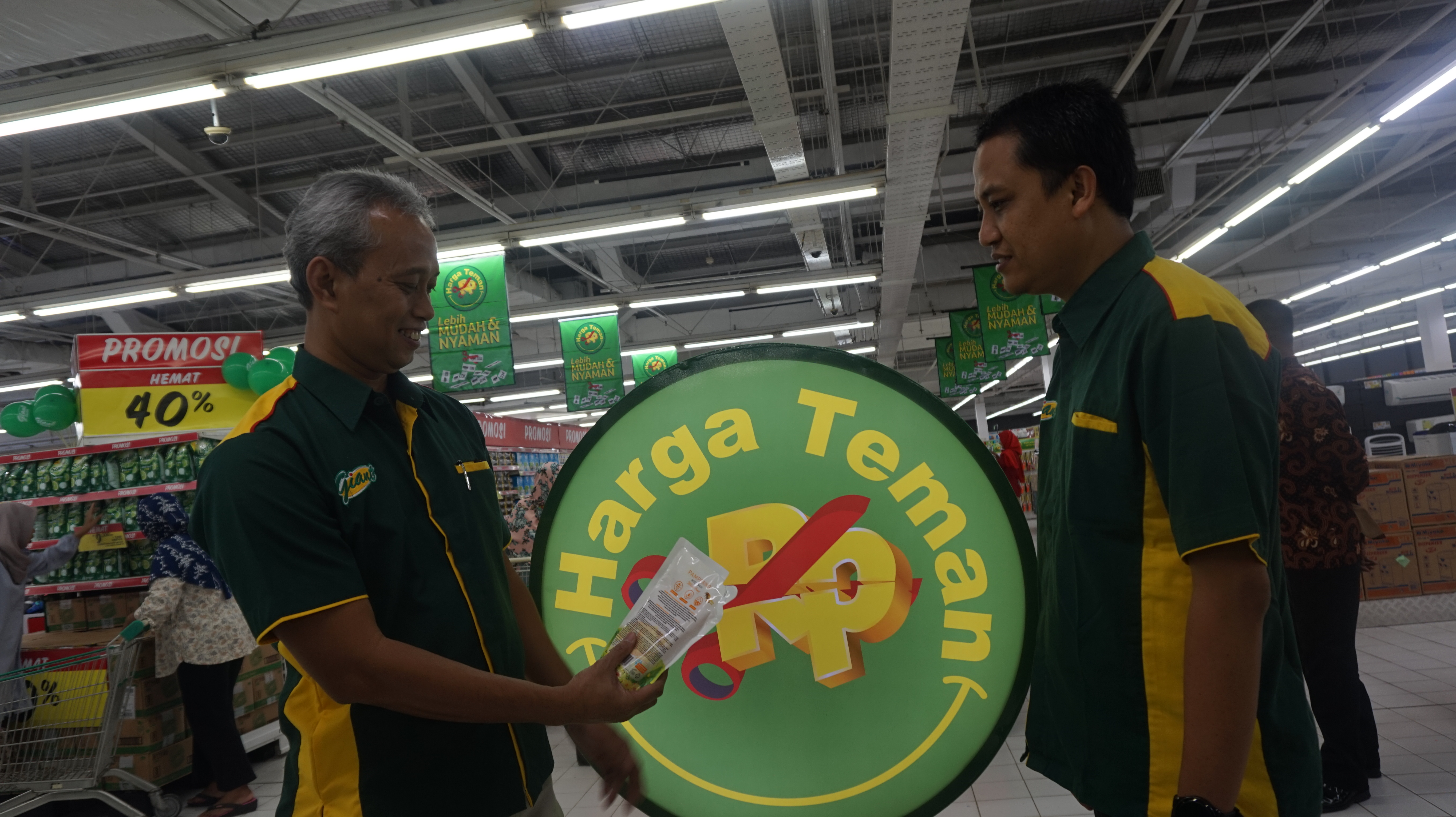 Perusahaan ritel Giant  meluncurkan Program Harga Teman. 