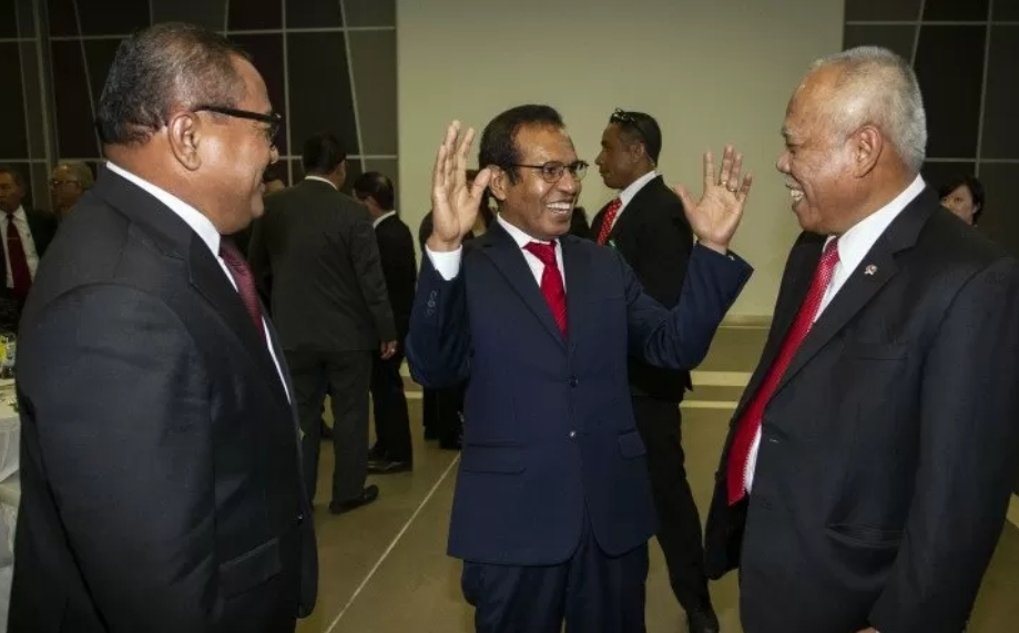 Perdana Menteri Timor Leste Taur Matan Ruak (tengah)