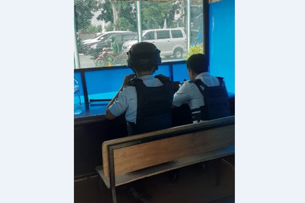 Petugas jaga Rutan Cipinang kenakan rompi antipeluru