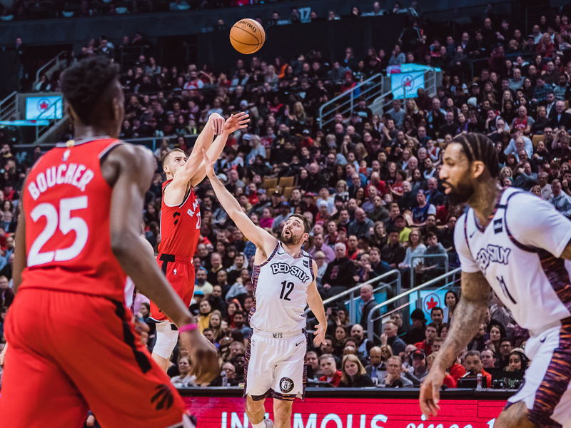 Laga NBA antara Toronto Raptors dan Brooklyn Nets