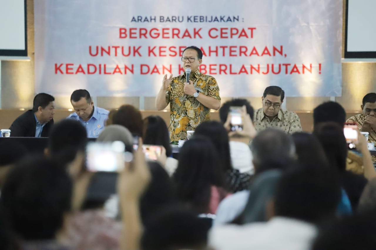 Menteri Edhy Prabowo membuka konsultasi publik.
