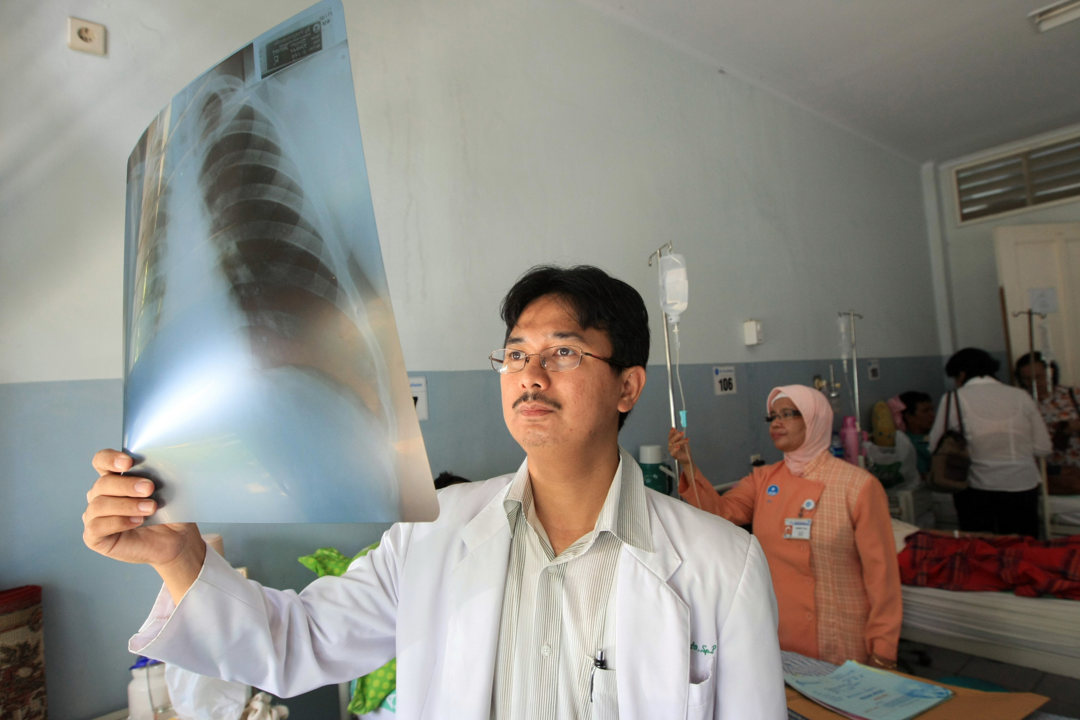 Ahli paru-paru Dr. Agus Dwi Susanto.