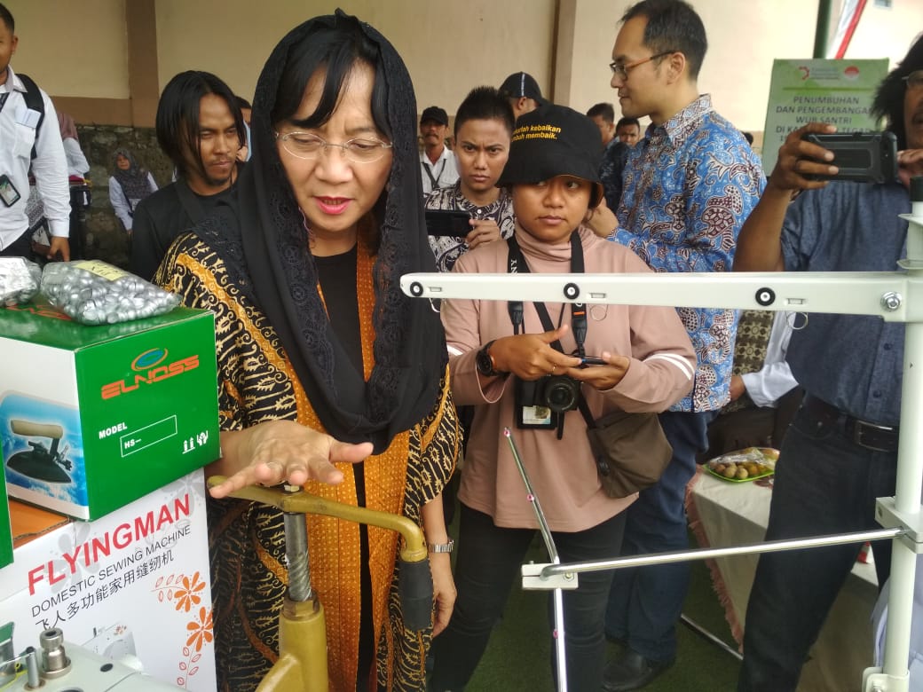 Dirjen Industri Kecil Menengah dan Aneka (IKMA) Kementerian Perindustrian, Gati Wibawaningsih