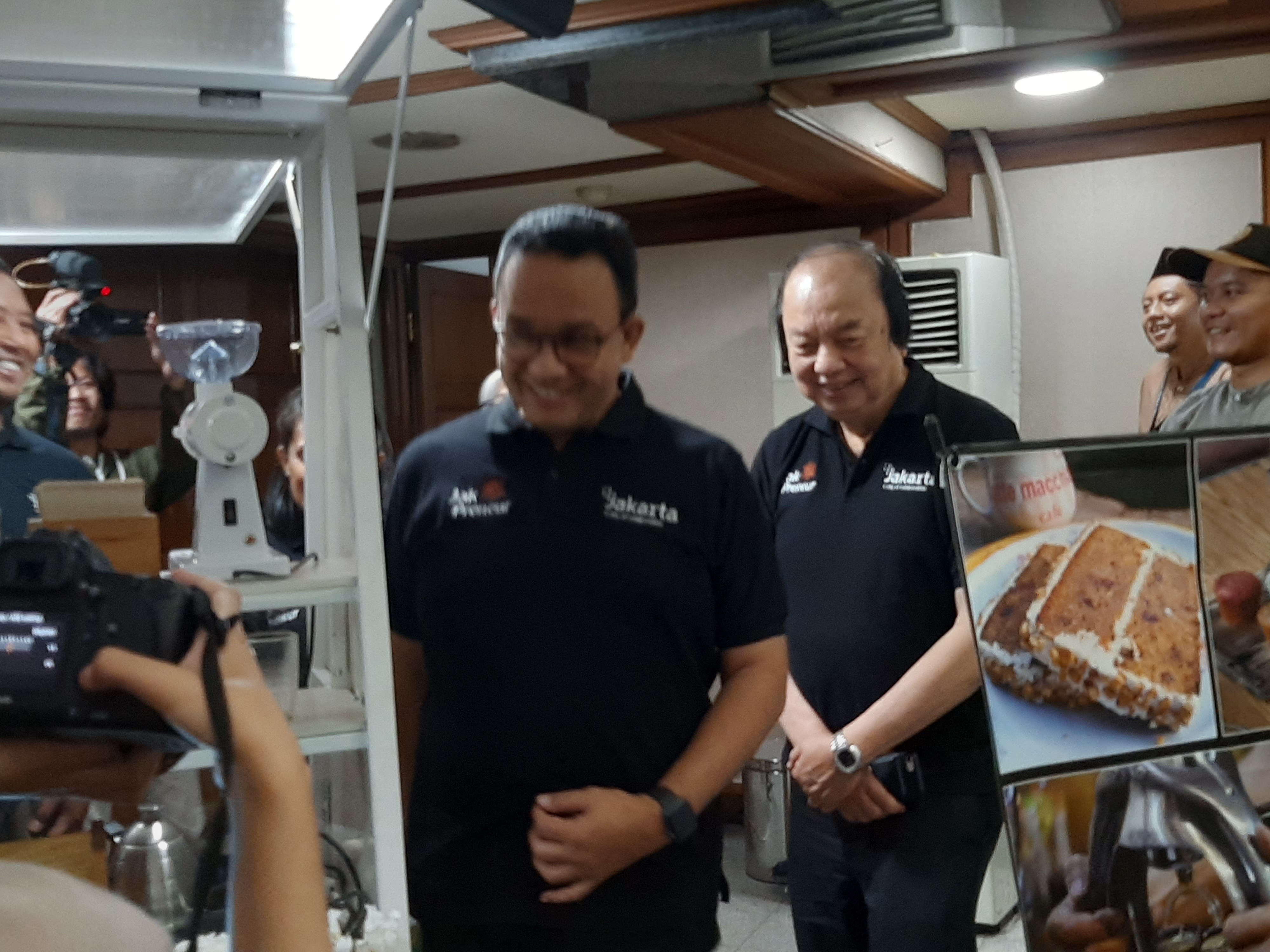 Anggota Dewan Pertimbangan Presiden, Dato Sri Tahir, bersama Gubernur DKI Jakarta, Anies Baswedan, di acara Jakpreneur.