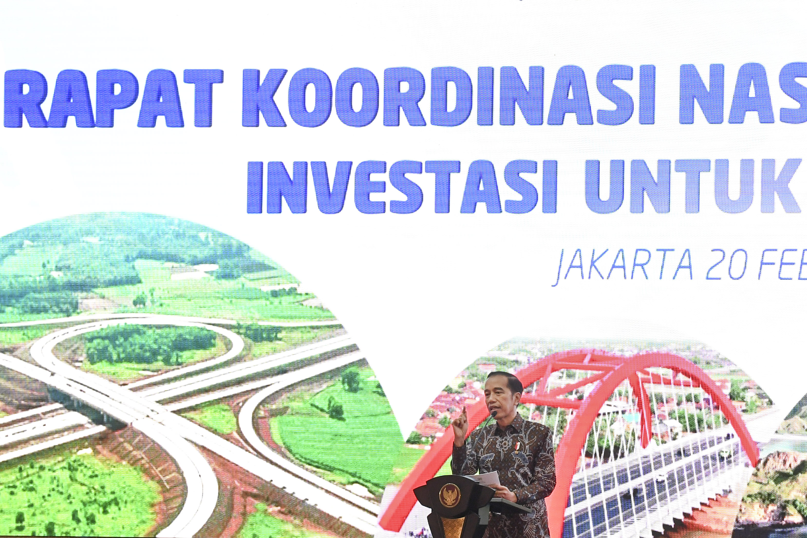 Presiden Joko Widodo memberikan arahan pada pembukaan Rakornas Investasi 2020 di Jakarta, yang membahas berbagai persoalan investasi. 