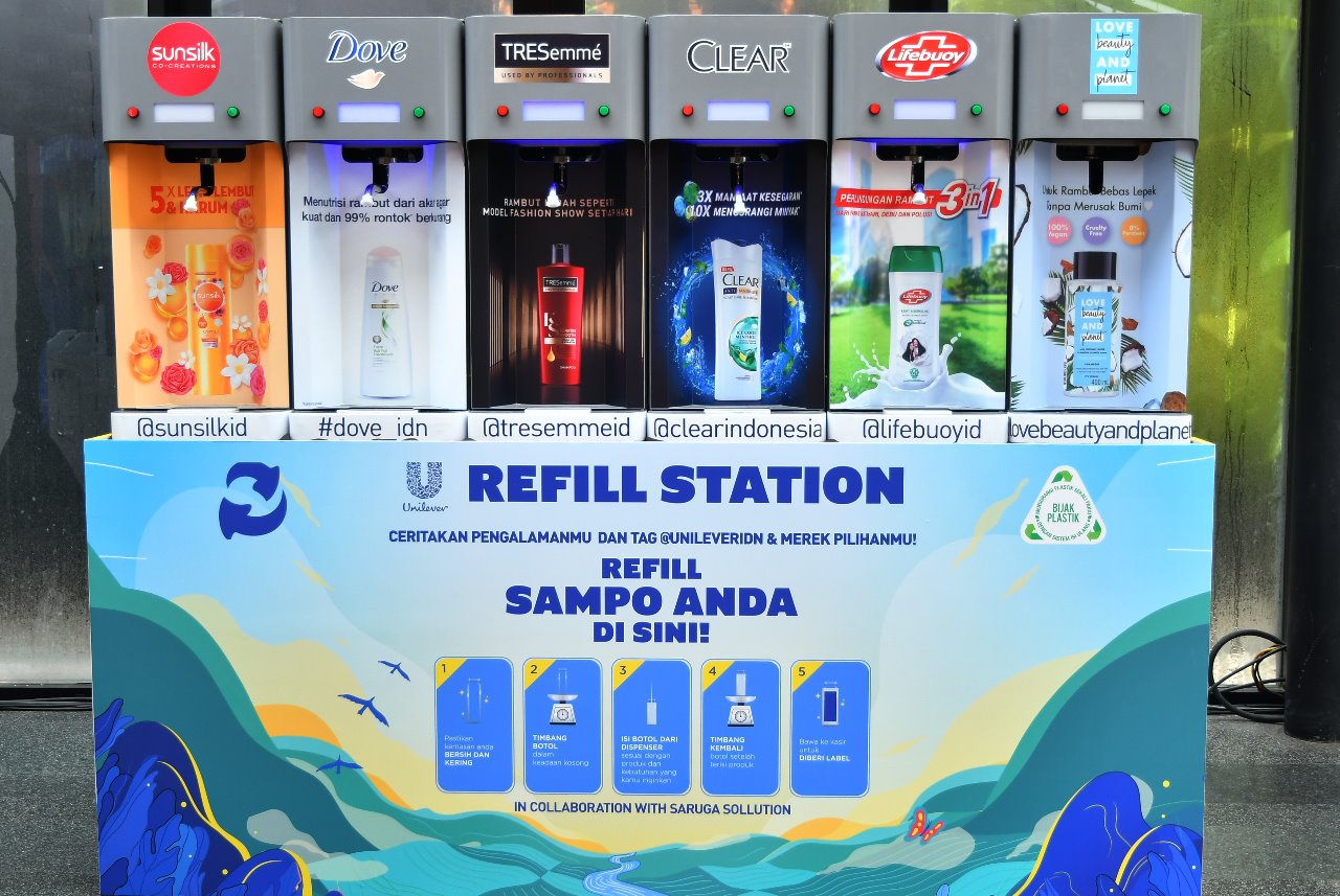 Unilever baru saja meluncurkan refill station perdana sebagai alternatif belanja yang ramah lingkungan, di Saruga, Jakarta.