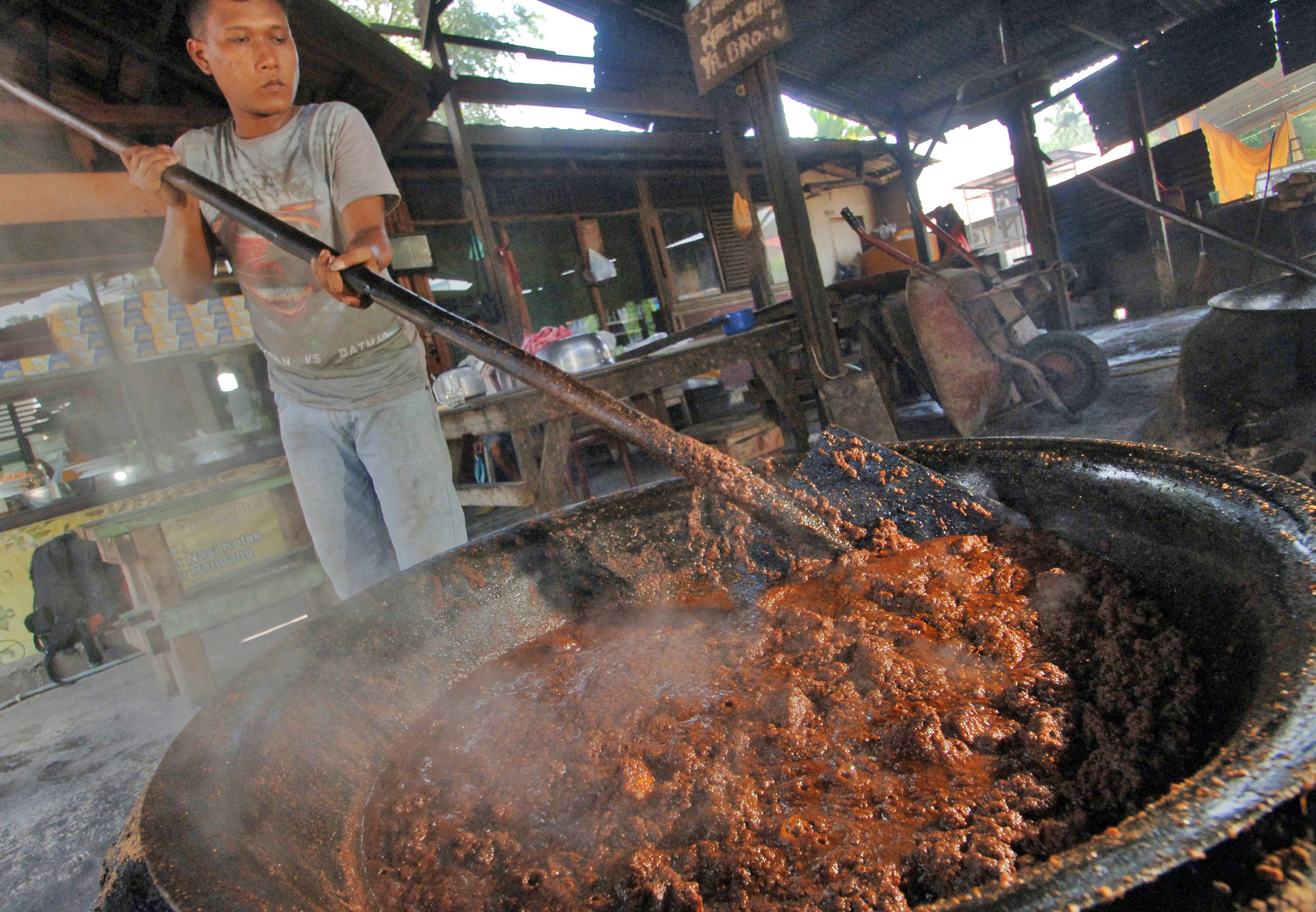 Pengelolahan rendang 