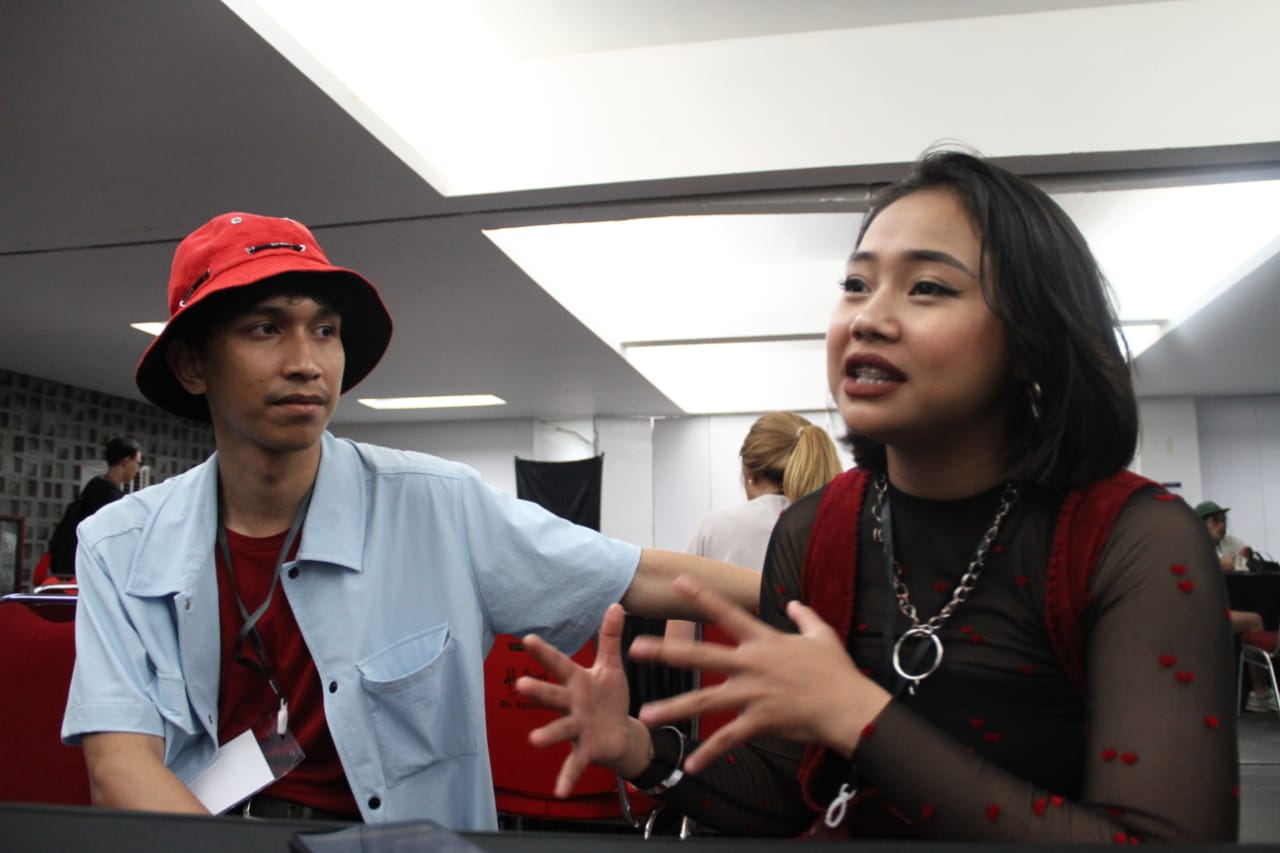 North to East, Evan dan Novila