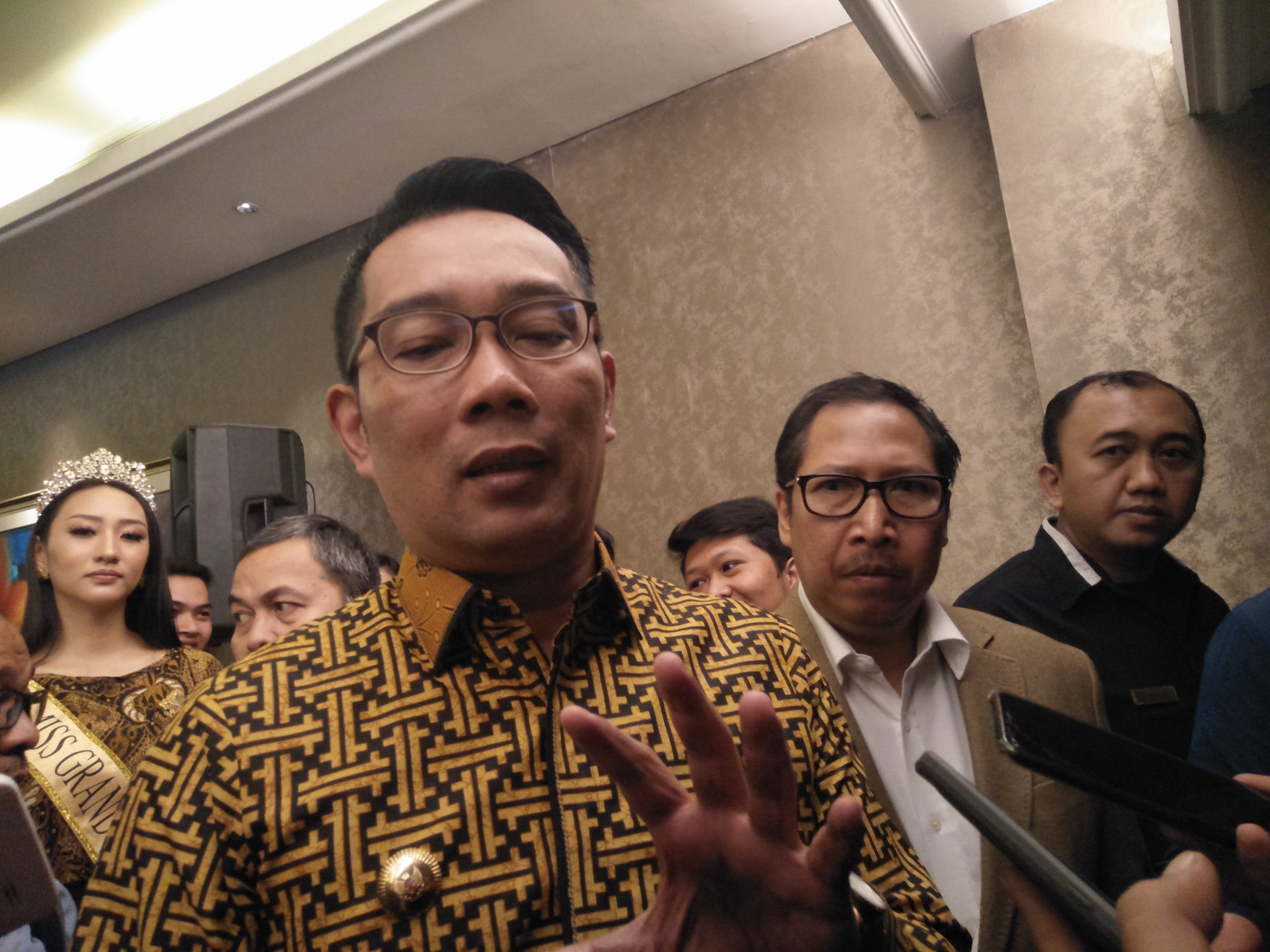 Ridwan kamil usai luncurkan west java calendar & event 2020 di Bandung, Rabu (22/1).