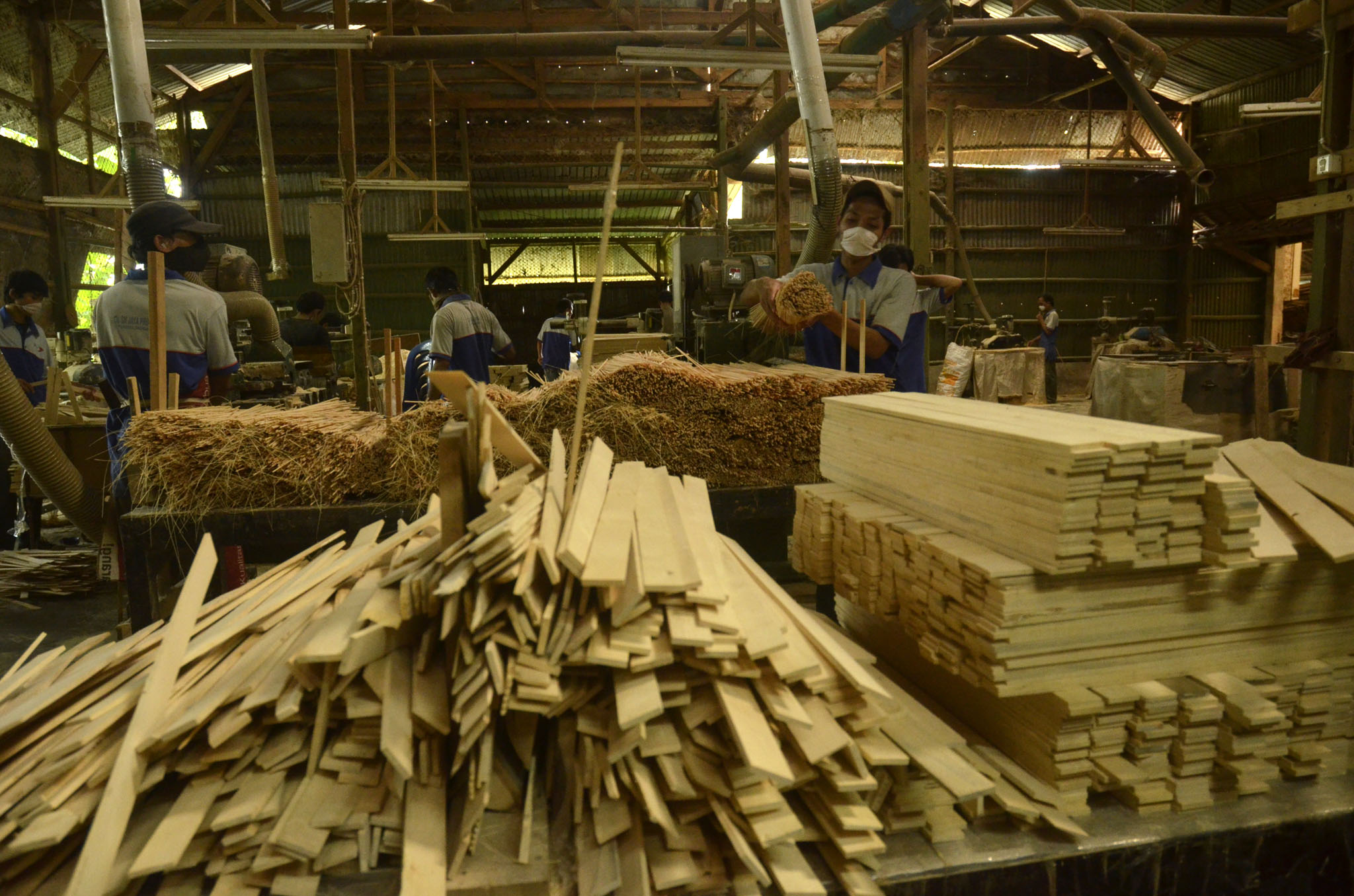 Perusahaan kayu lapis yang masih bertahan